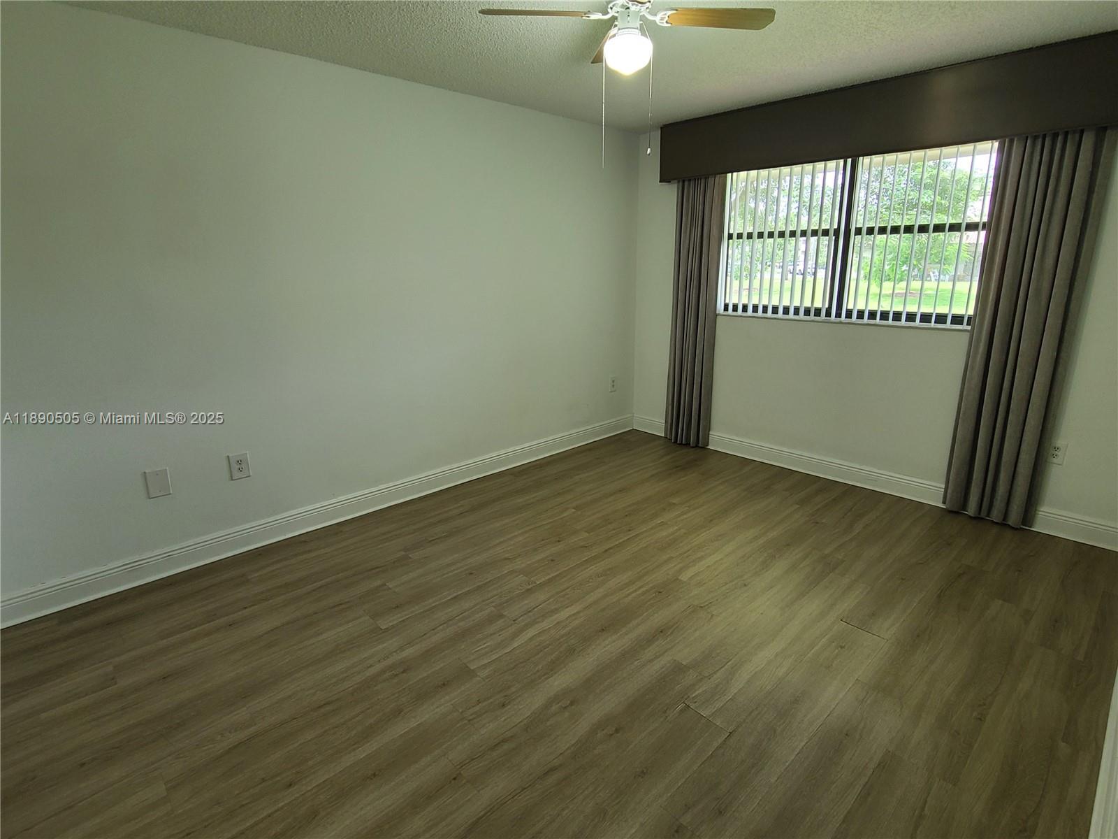 VILLAS DE VENEZIA - Residential Lease