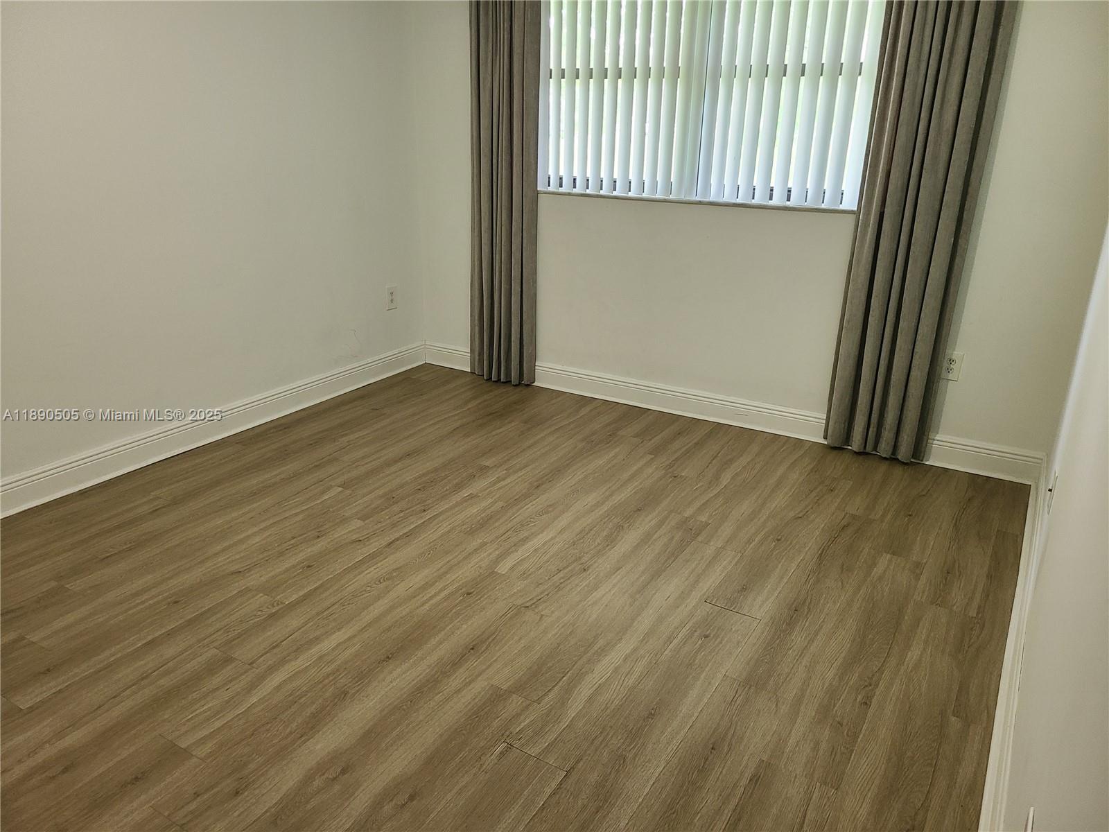 VILLAS DE VENEZIA - Residential Lease