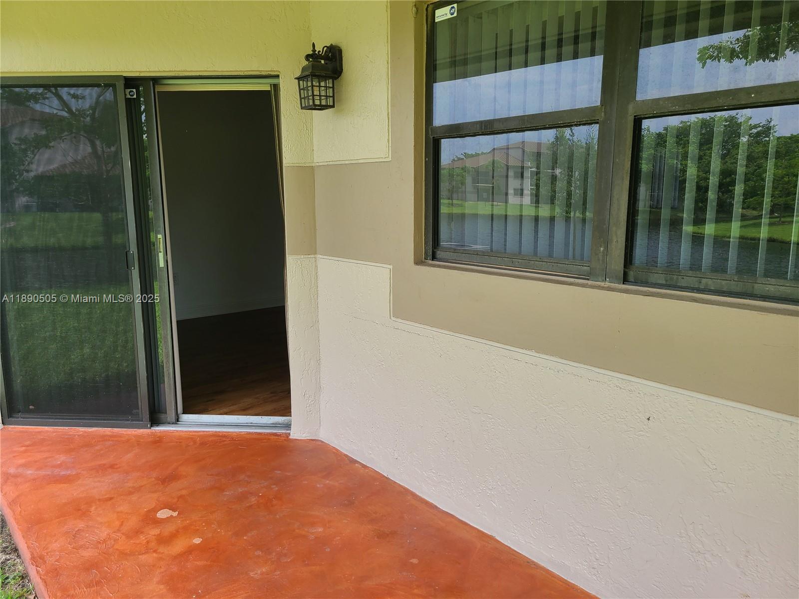 VILLAS DE VENEZIA - Residential Lease