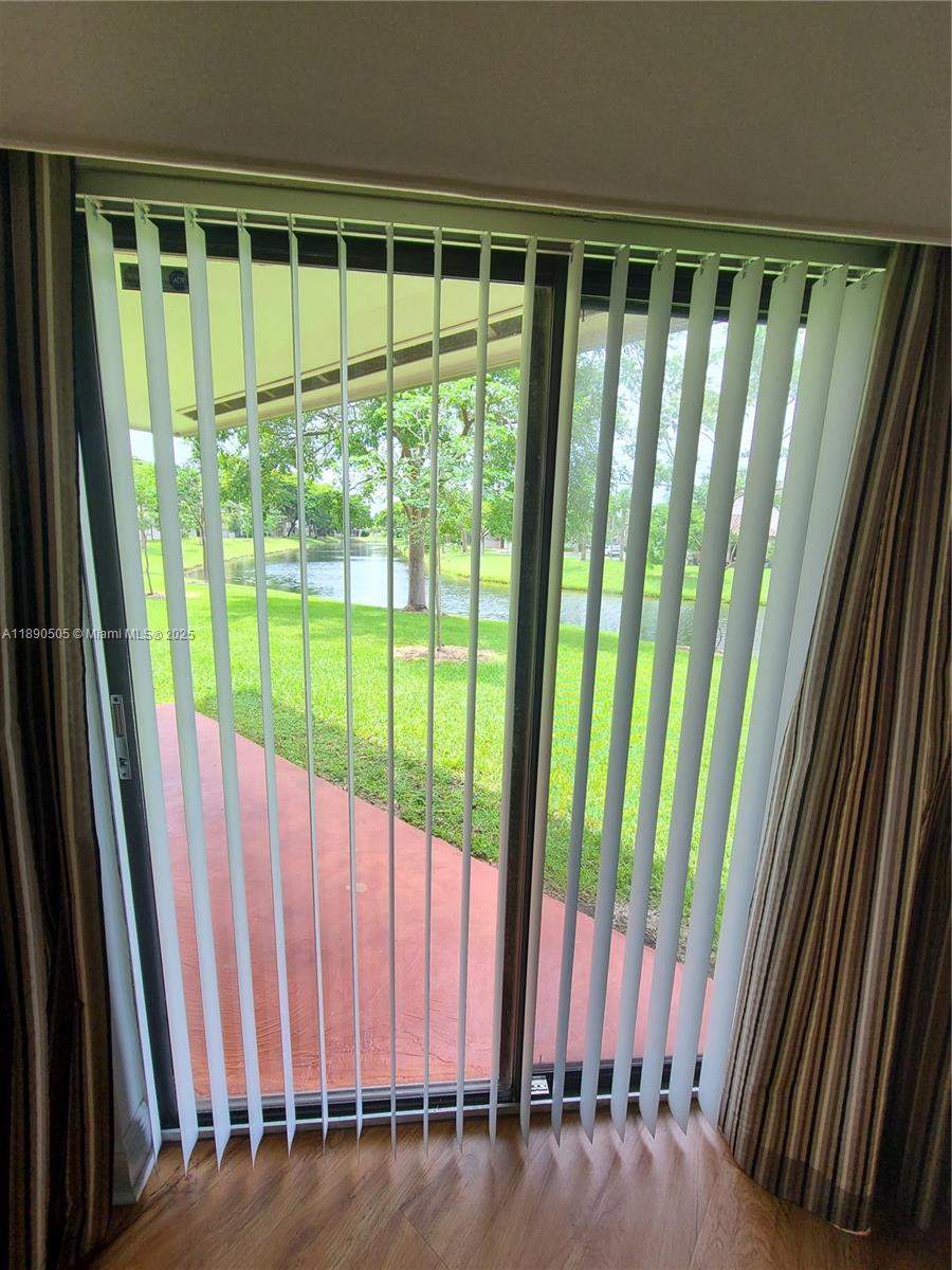 VILLAS DE VENEZIA - Residential Lease