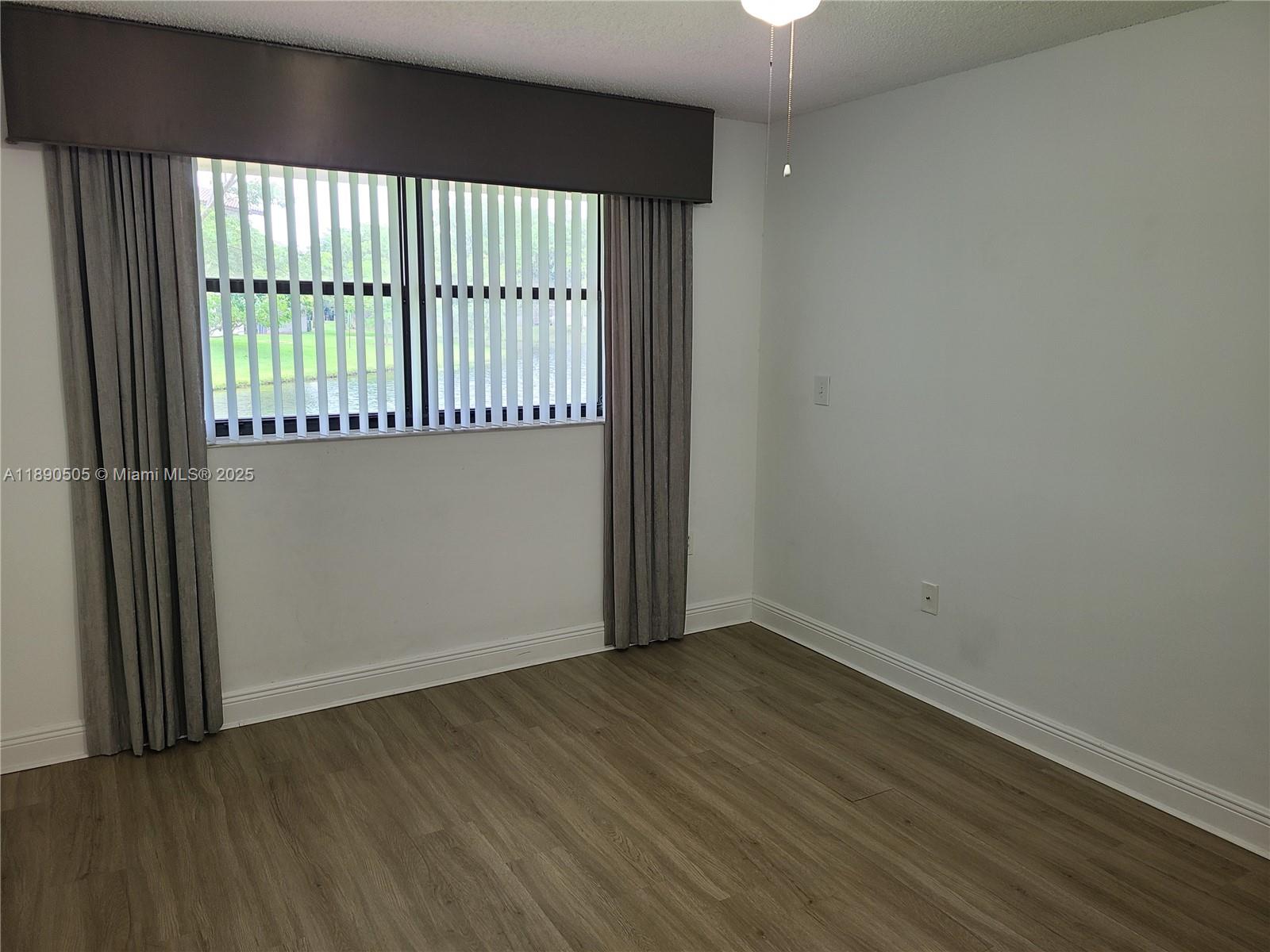 VILLAS DE VENEZIA - Residential Lease