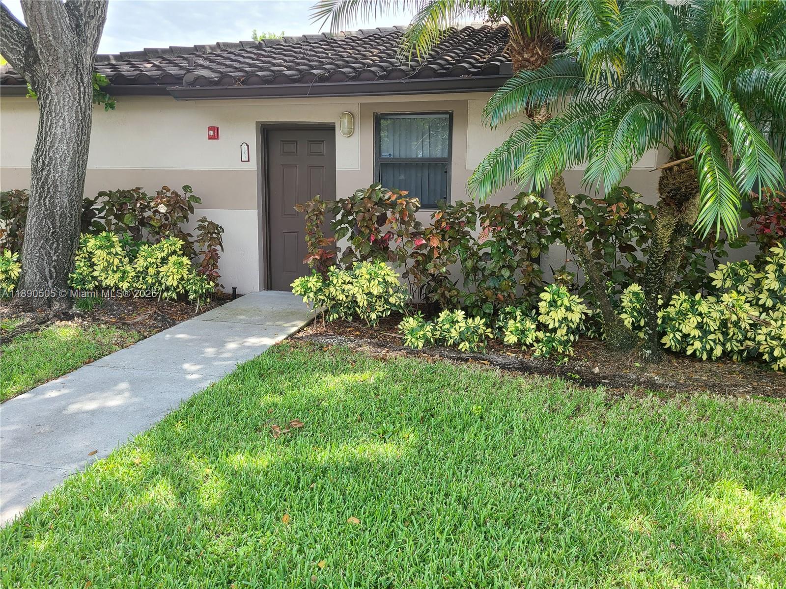 VILLAS DE VENEZIA - Residential Lease