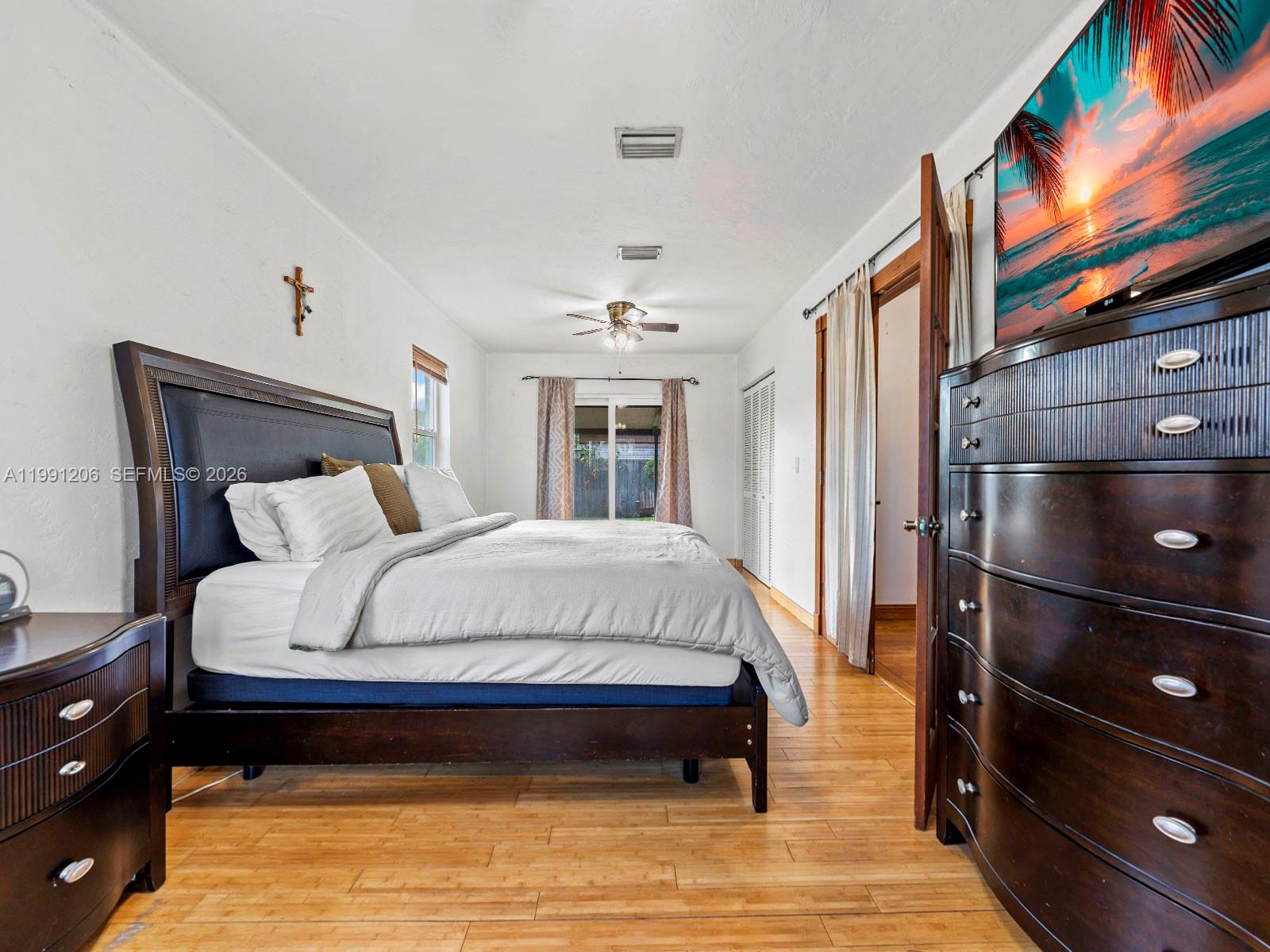 LAUREL MANOR - Residential