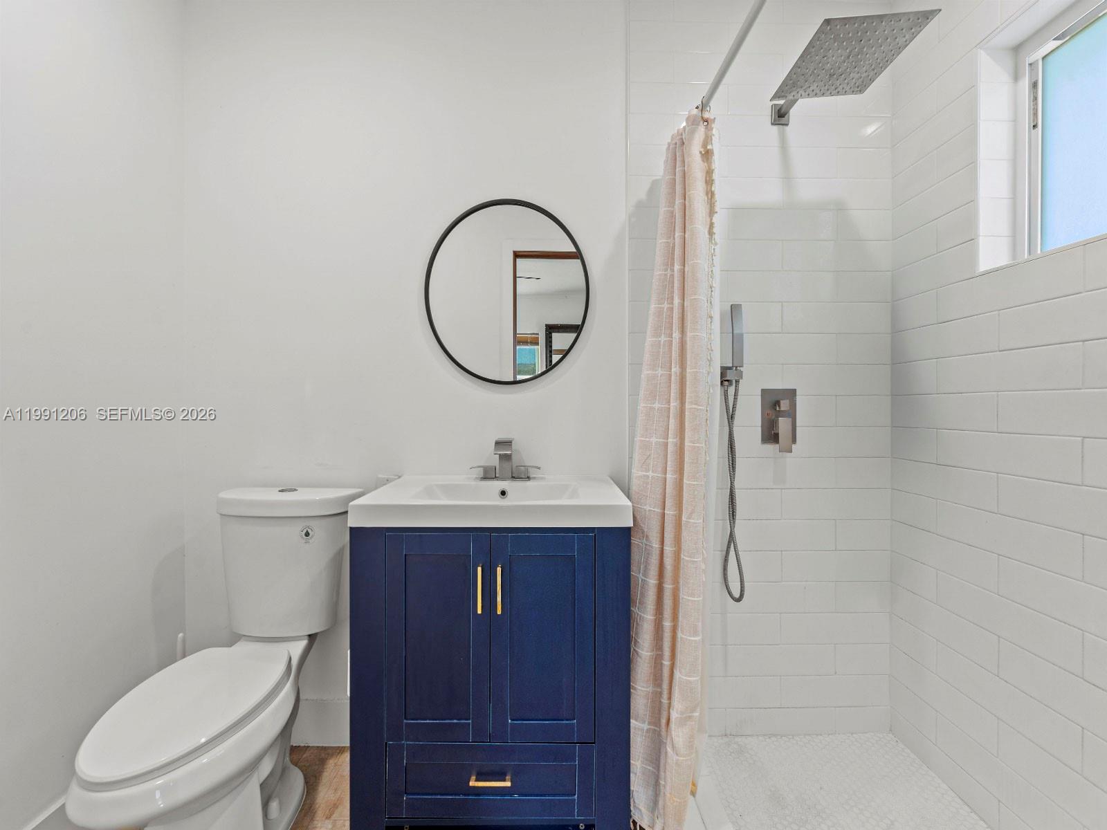 LAUREL MANOR - Residential