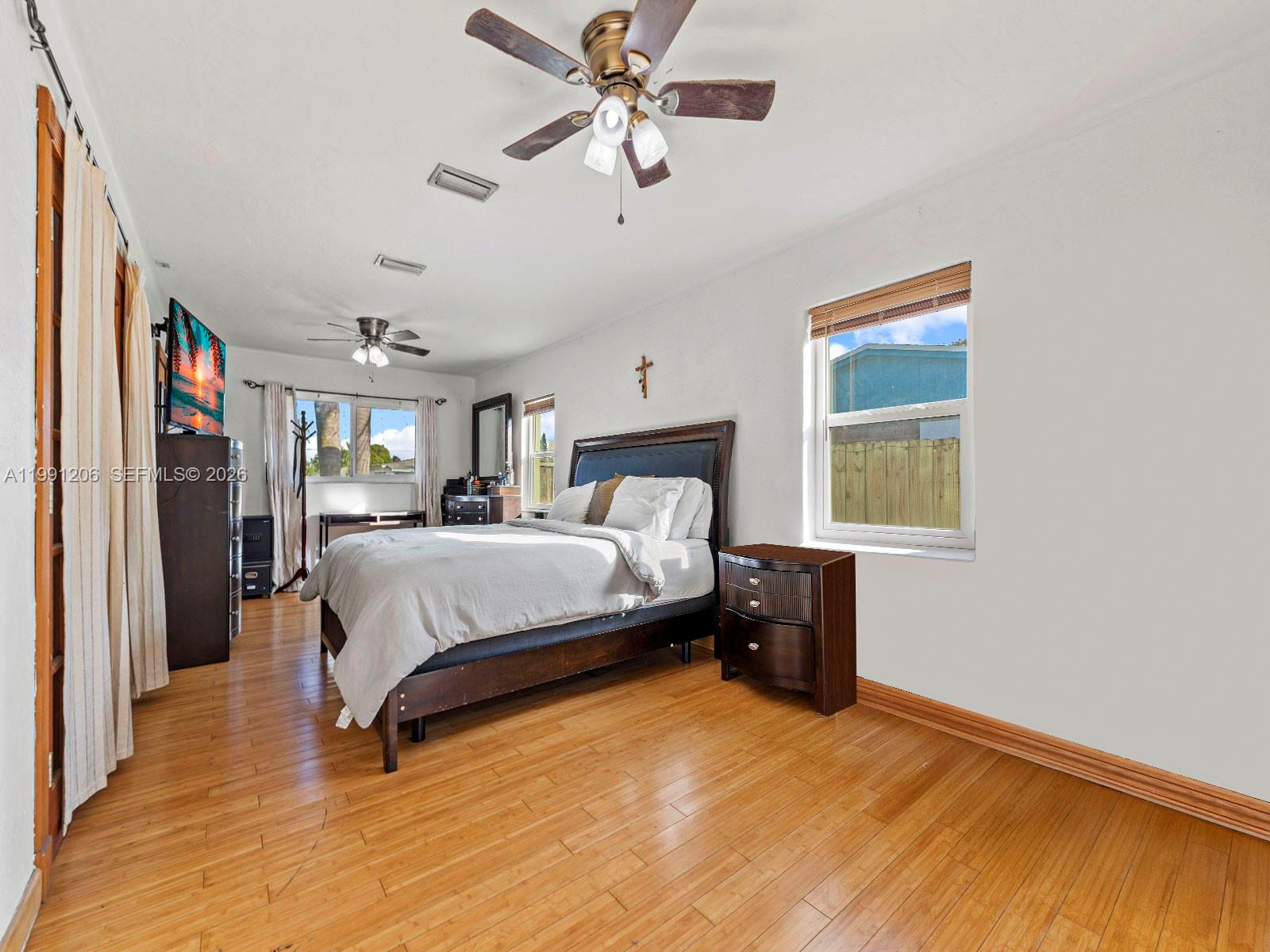 LAUREL MANOR - Residential