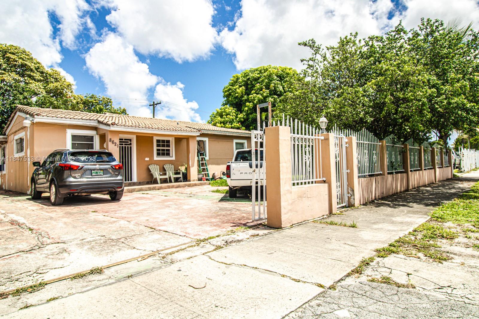 8621 NW 35th Ct