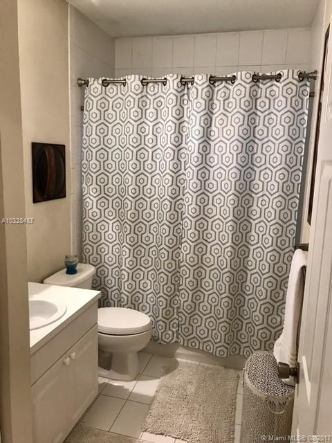 TWIN LAKE SHORES SOUTH - Residential