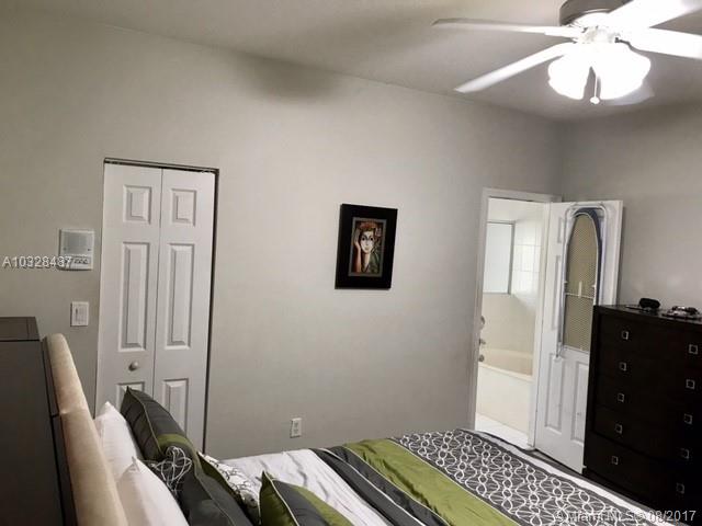 TWIN LAKE SHORES SOUTH - Residential