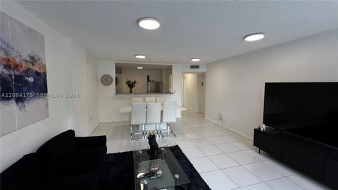 2780 NE 183rd St 303 Aventura FL 33160