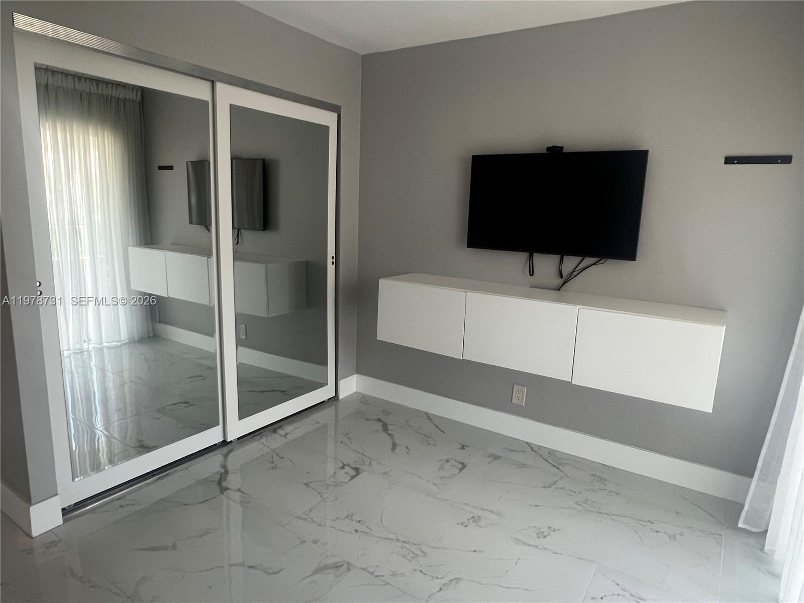 VIRGINIA OAKS CONDO - Residential Lease