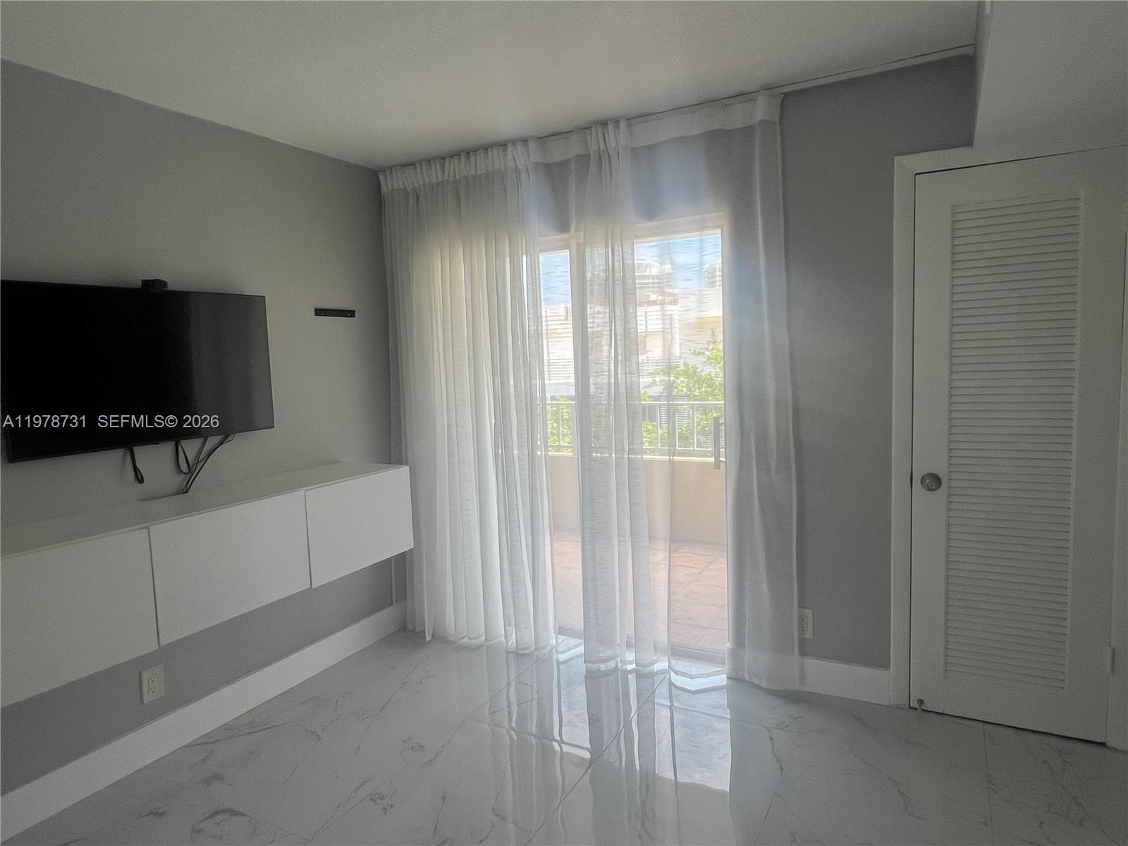 VIRGINIA OAKS CONDO - Residential Lease