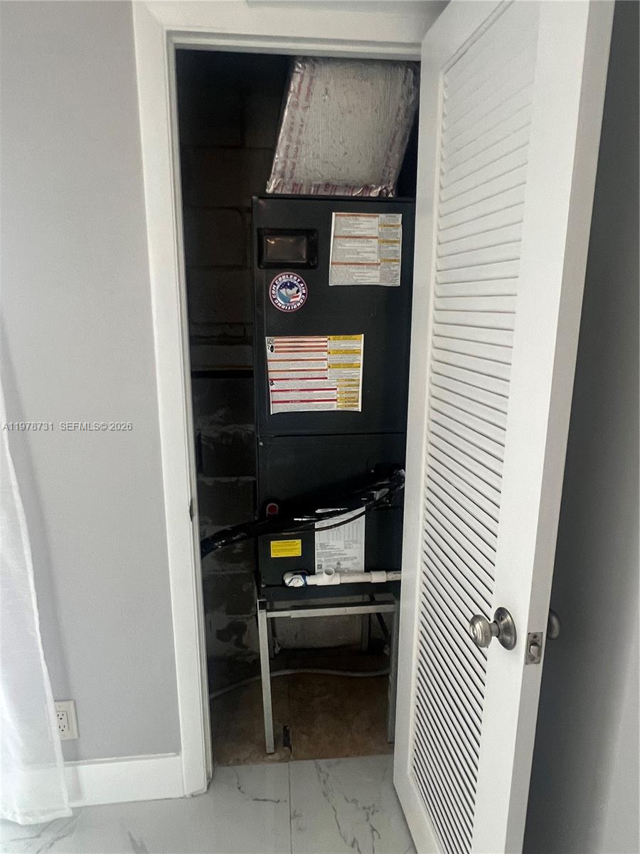 VIRGINIA OAKS CONDO - Residential Lease