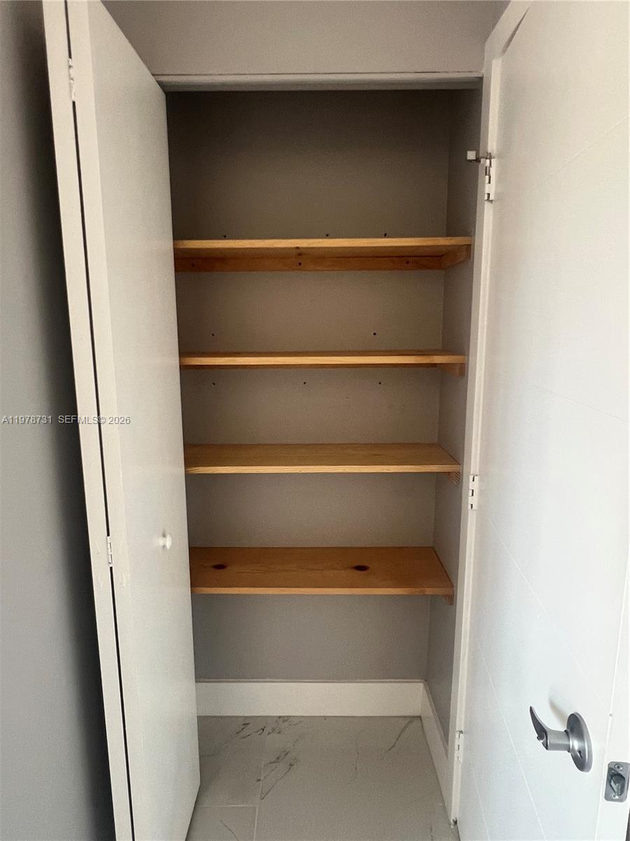 VIRGINIA OAKS CONDO - Residential Lease