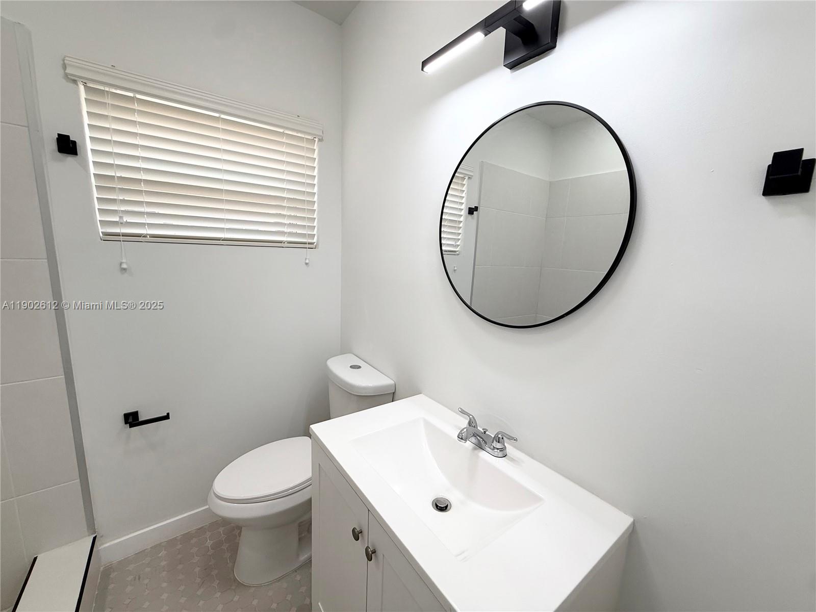 HOLLYWOOD LITTLE RANCHES - Residential Lease