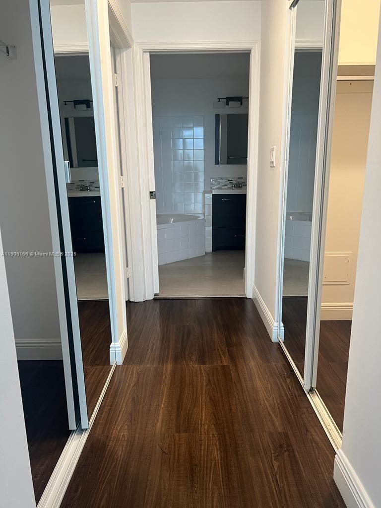 DORAL HOUSE CONDO NO 3 - Residential