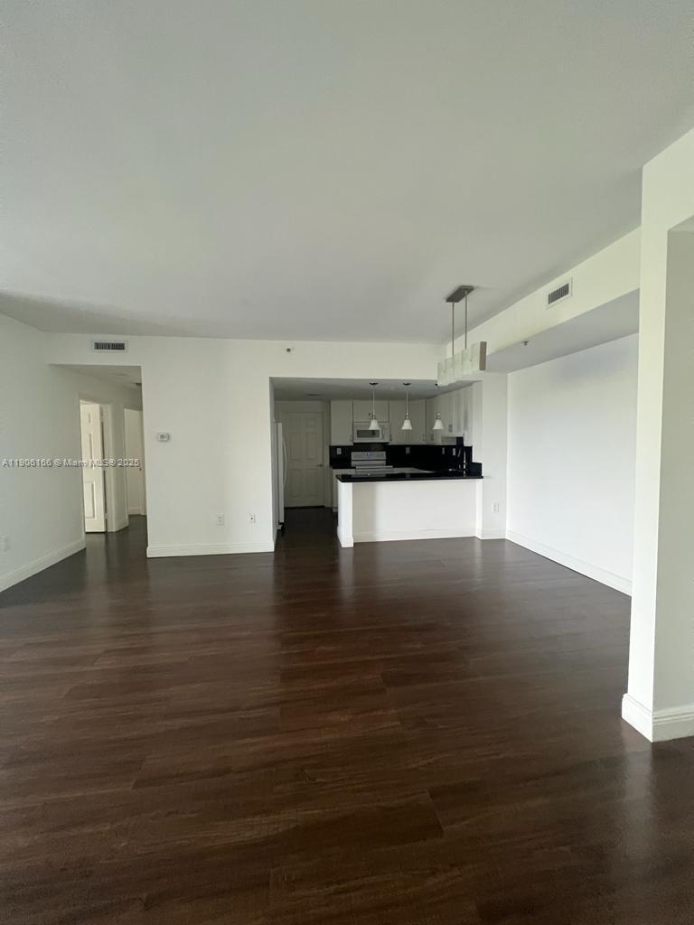 DORAL HOUSE CONDO NO 3 - Residential