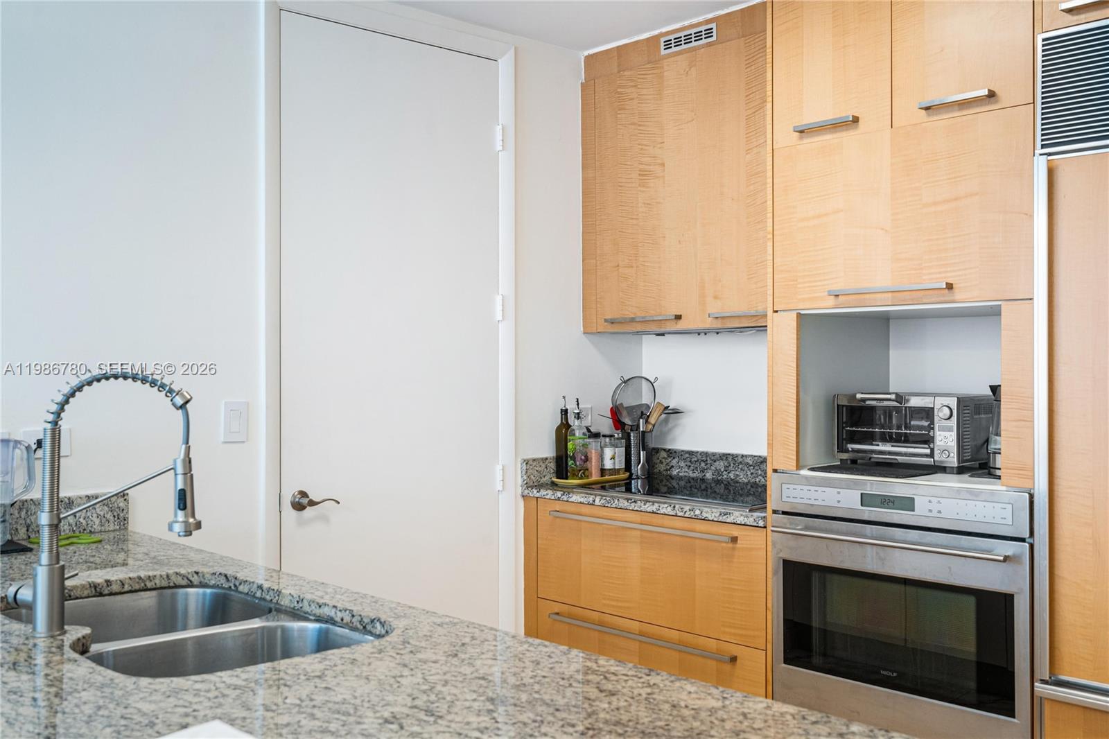 TDR TOWER I CONDO - Residential Lease