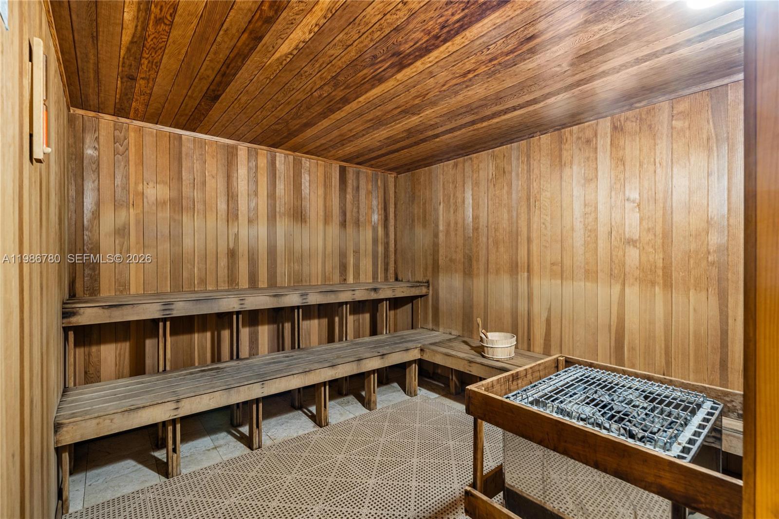 TDR TOWER I CONDO - Residential Lease