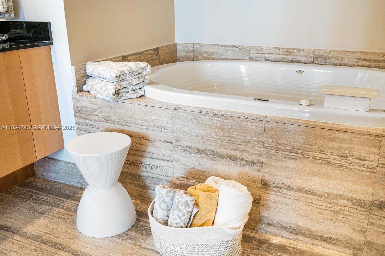 TDR TOWER I CONDO - Residential Lease