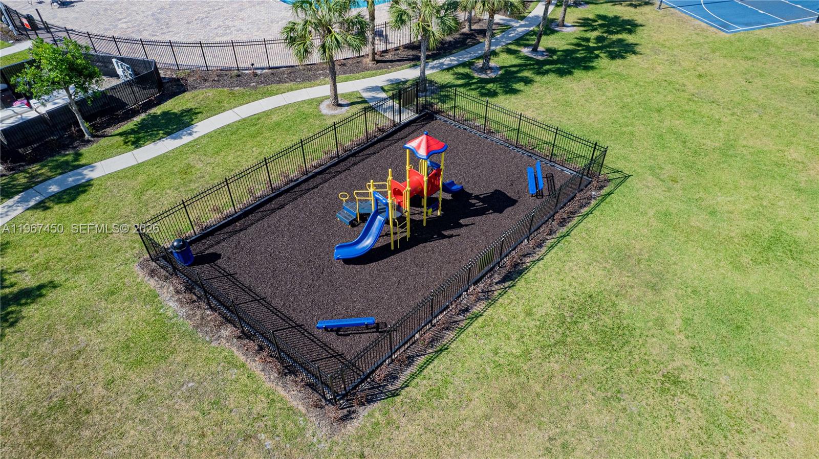 PALM BREEZES CLUB - Residential