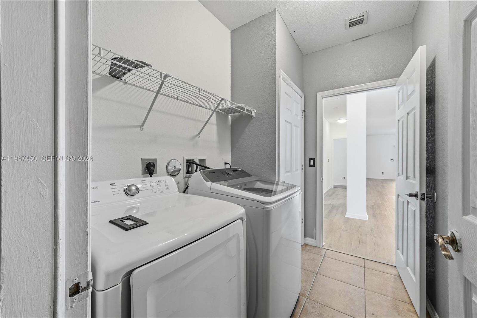 PALM BREEZES CLUB - Residential