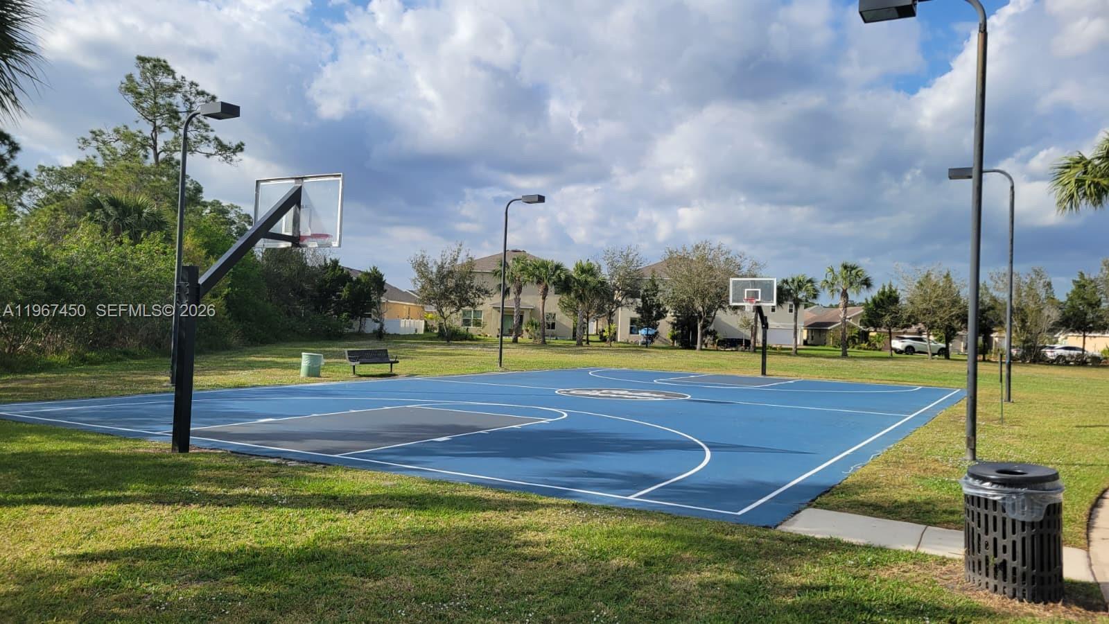 PALM BREEZES CLUB - Residential