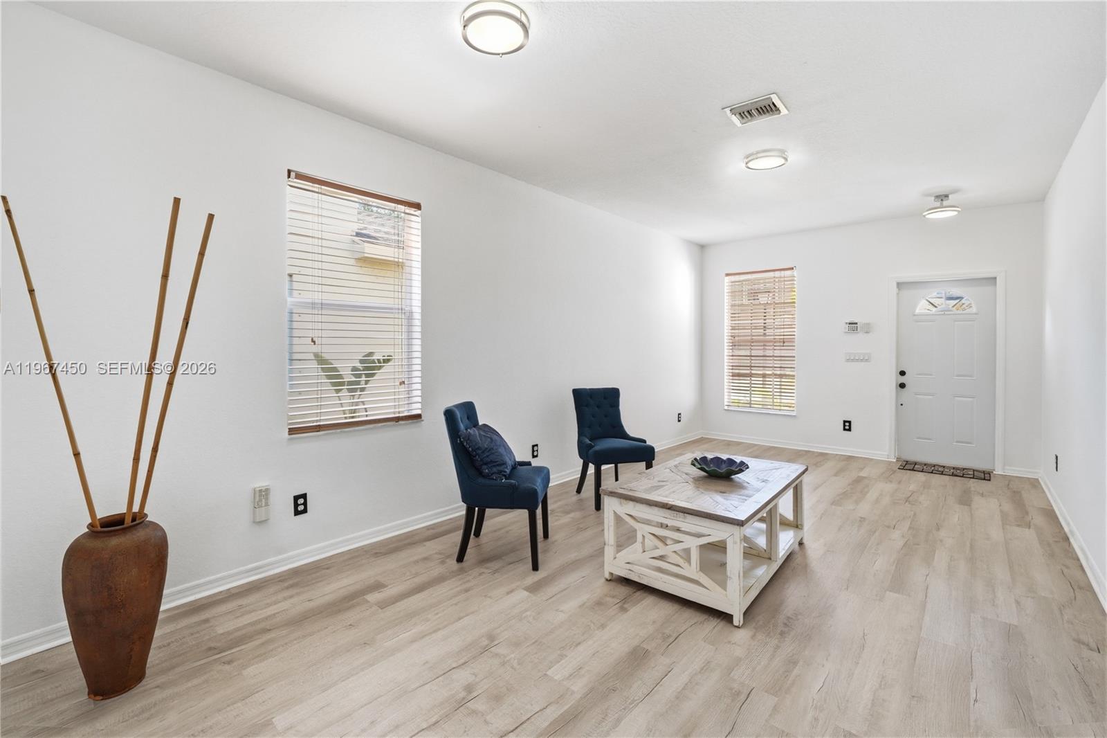PALM BREEZES CLUB - Residential