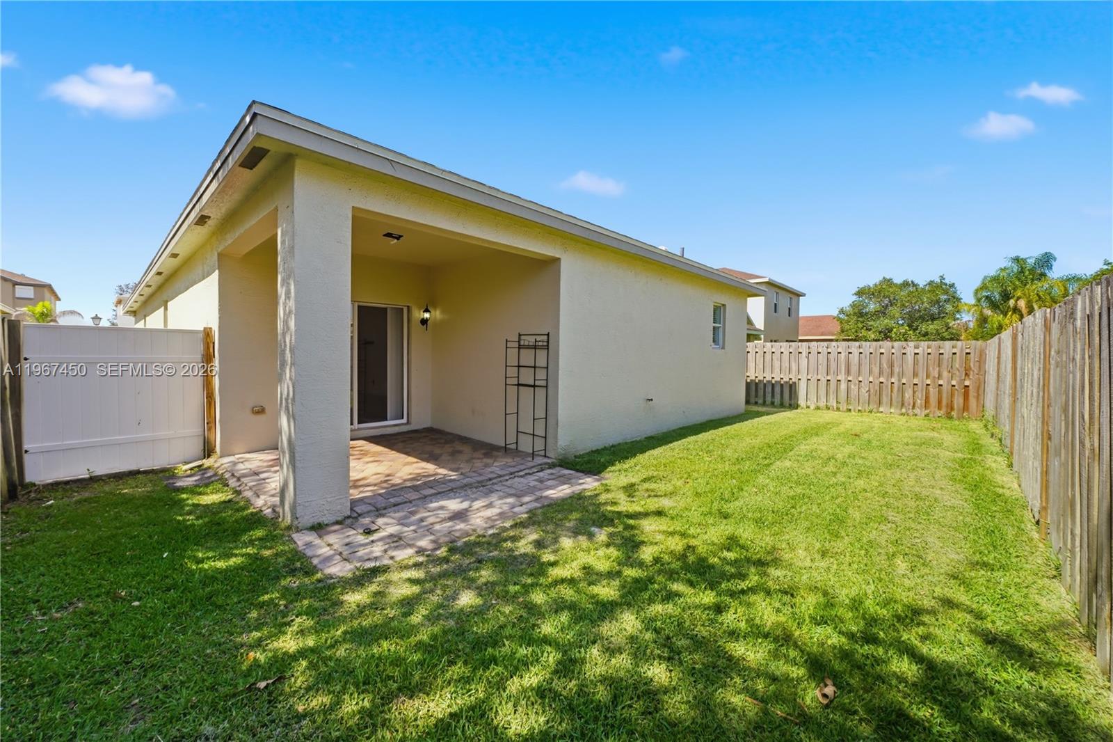 PALM BREEZES CLUB - Residential