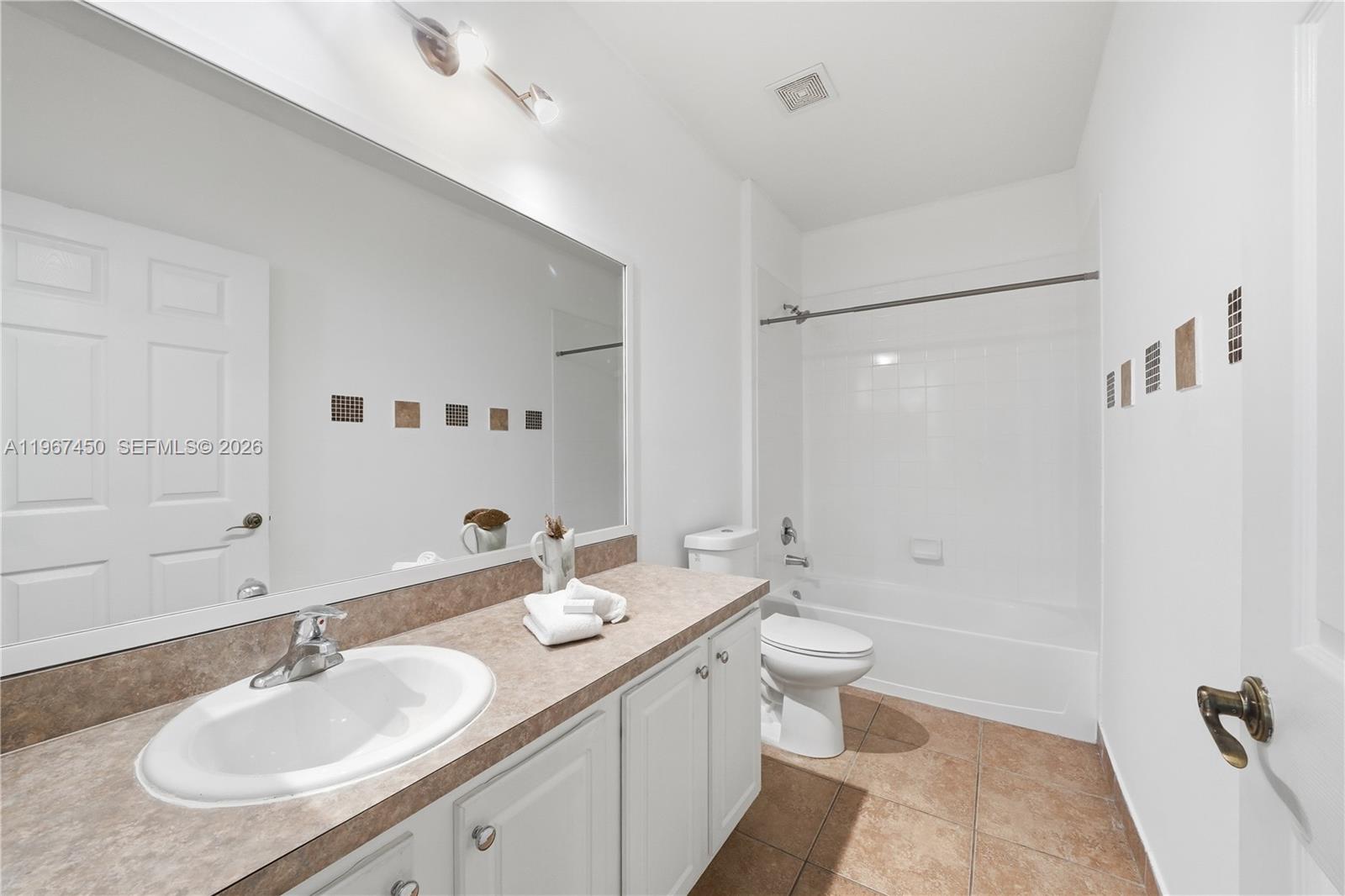 PALM BREEZES CLUB - Residential