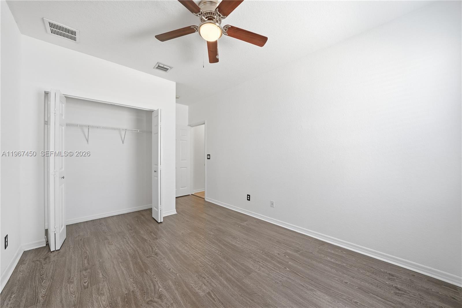 PALM BREEZES CLUB - Residential