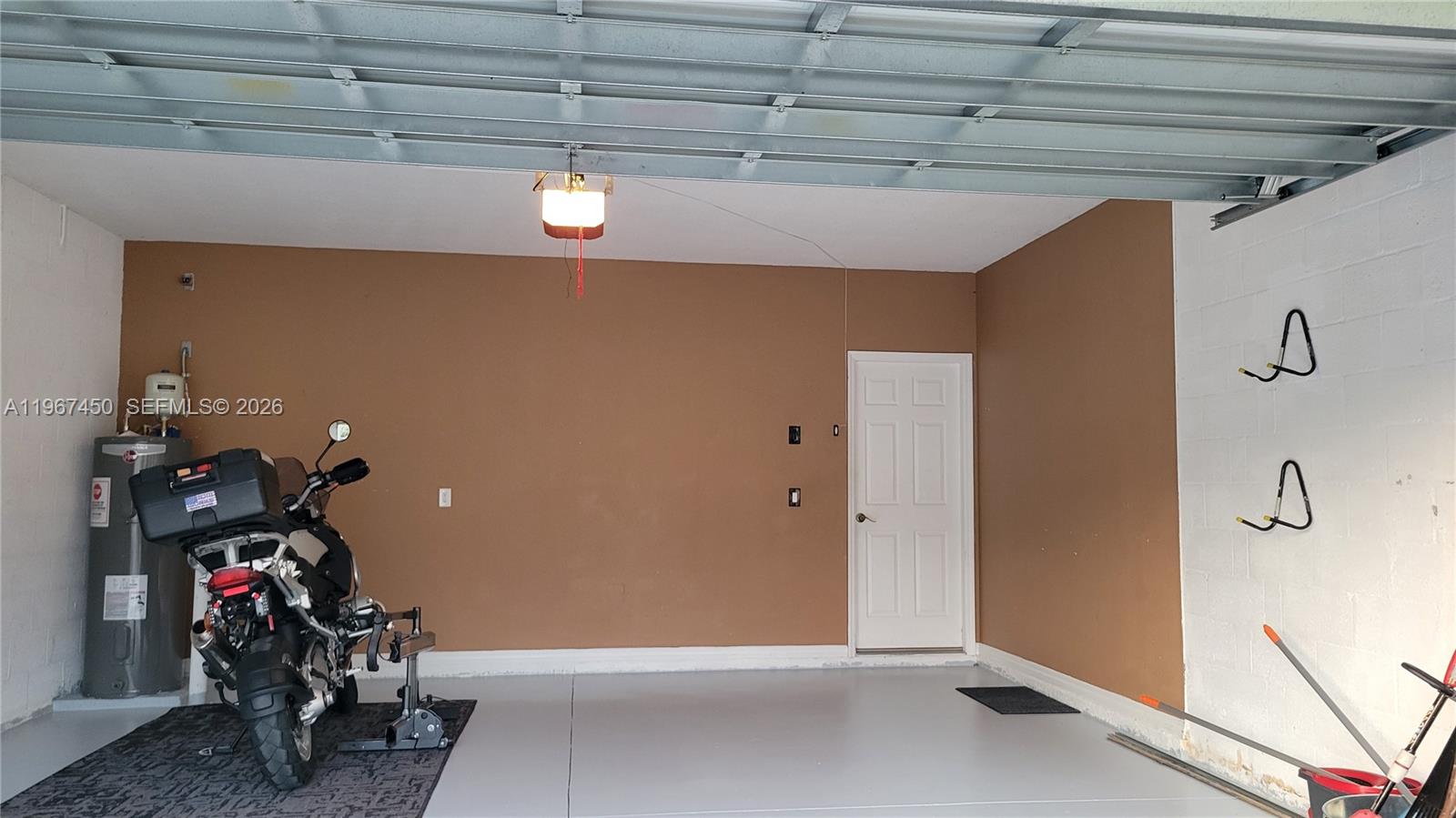 PALM BREEZES CLUB - Residential