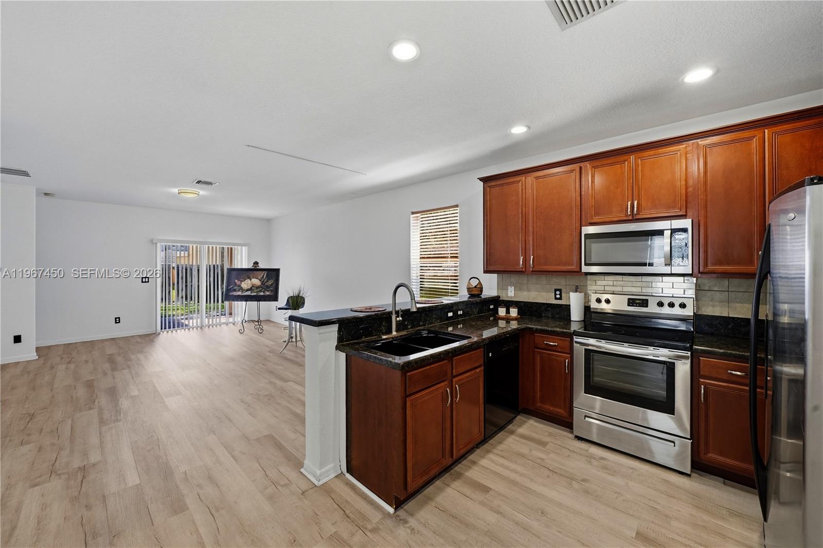 PALM BREEZES CLUB - Residential