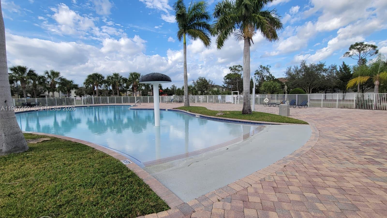 PALM BREEZES CLUB - Residential