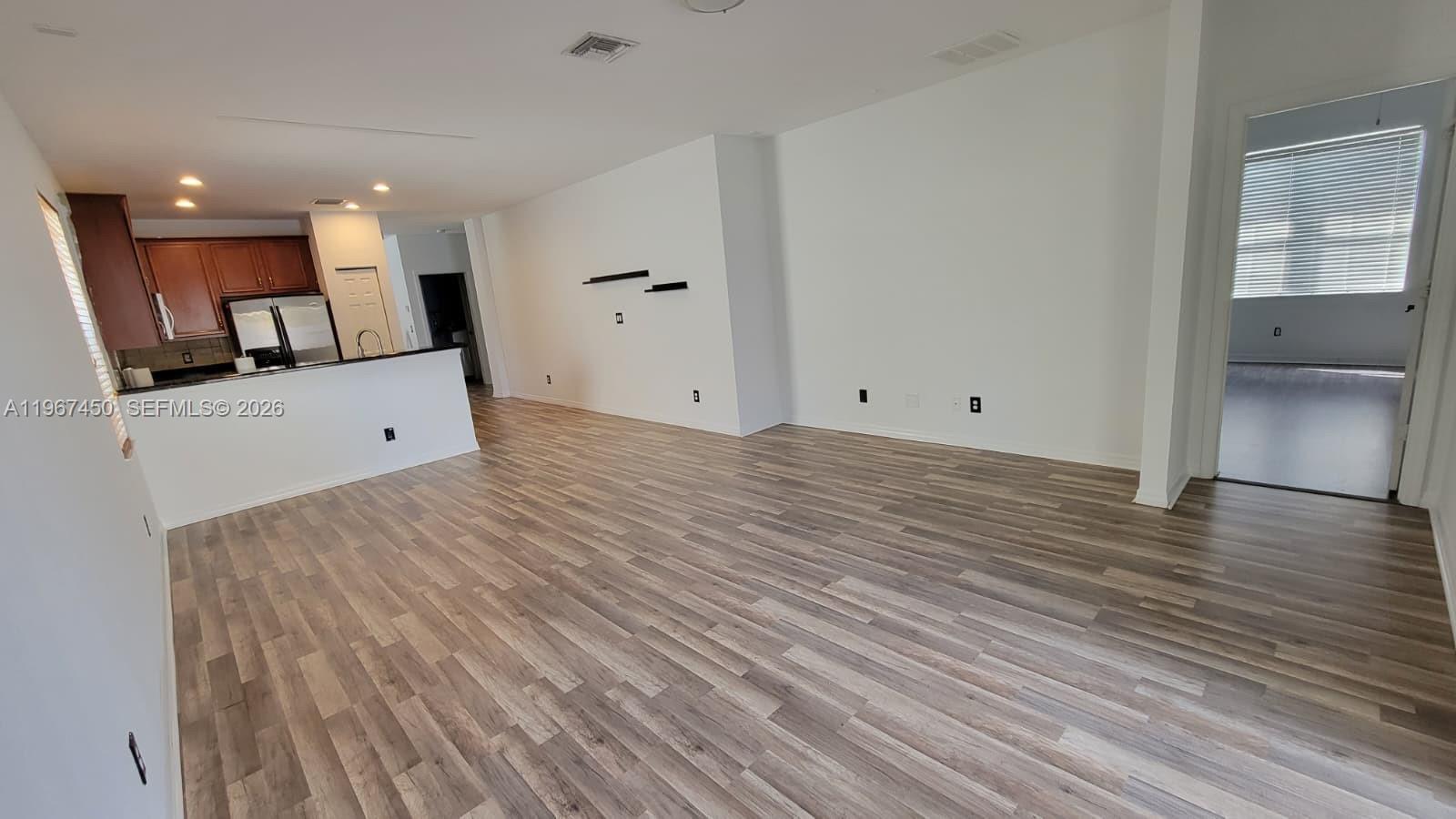 PALM BREEZES CLUB - Residential