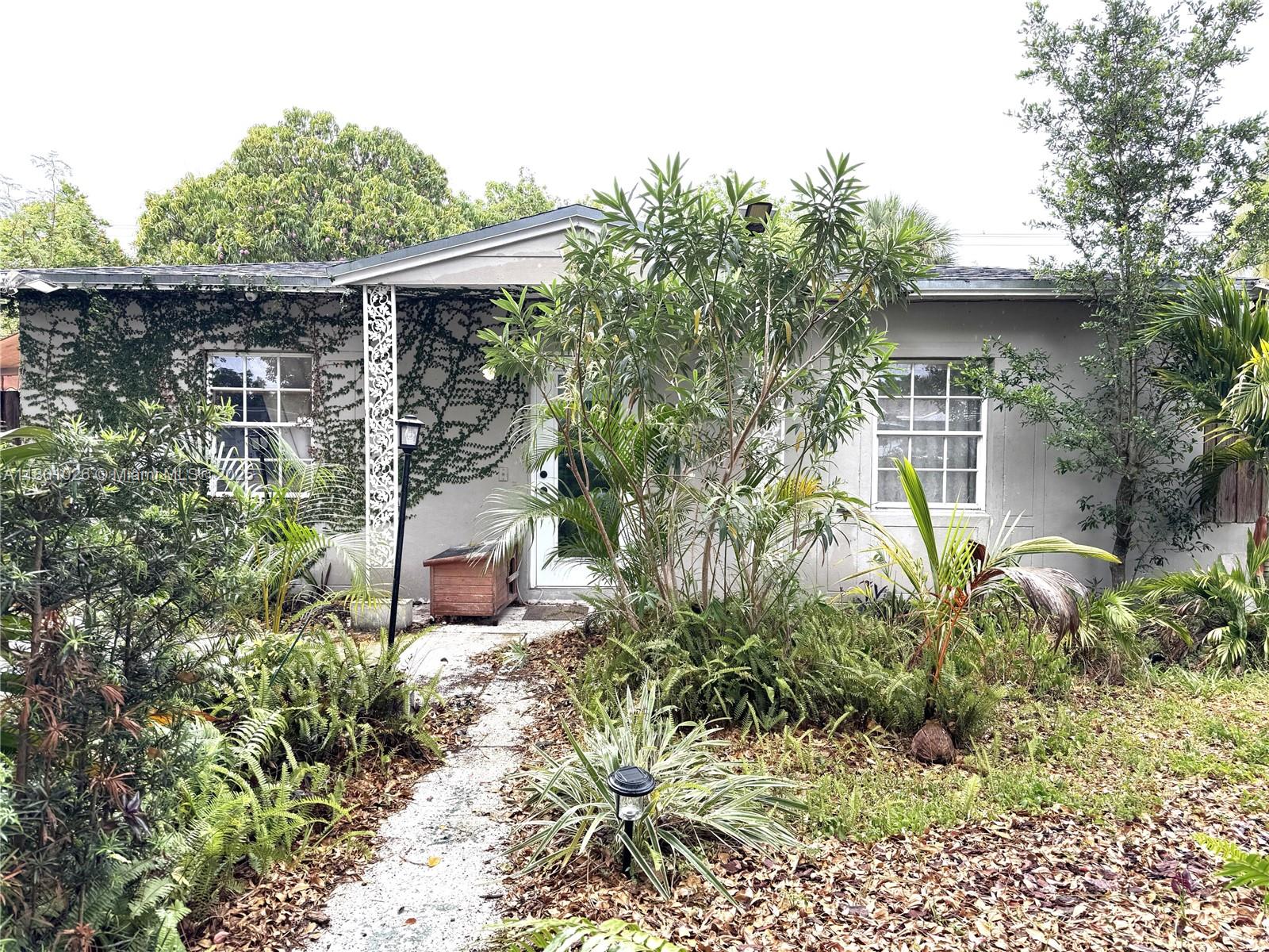 755 Nw 126th St, North Miami, Miami-Dade County, Florida - 2 Bedrooms  
2.5 Bathrooms - 