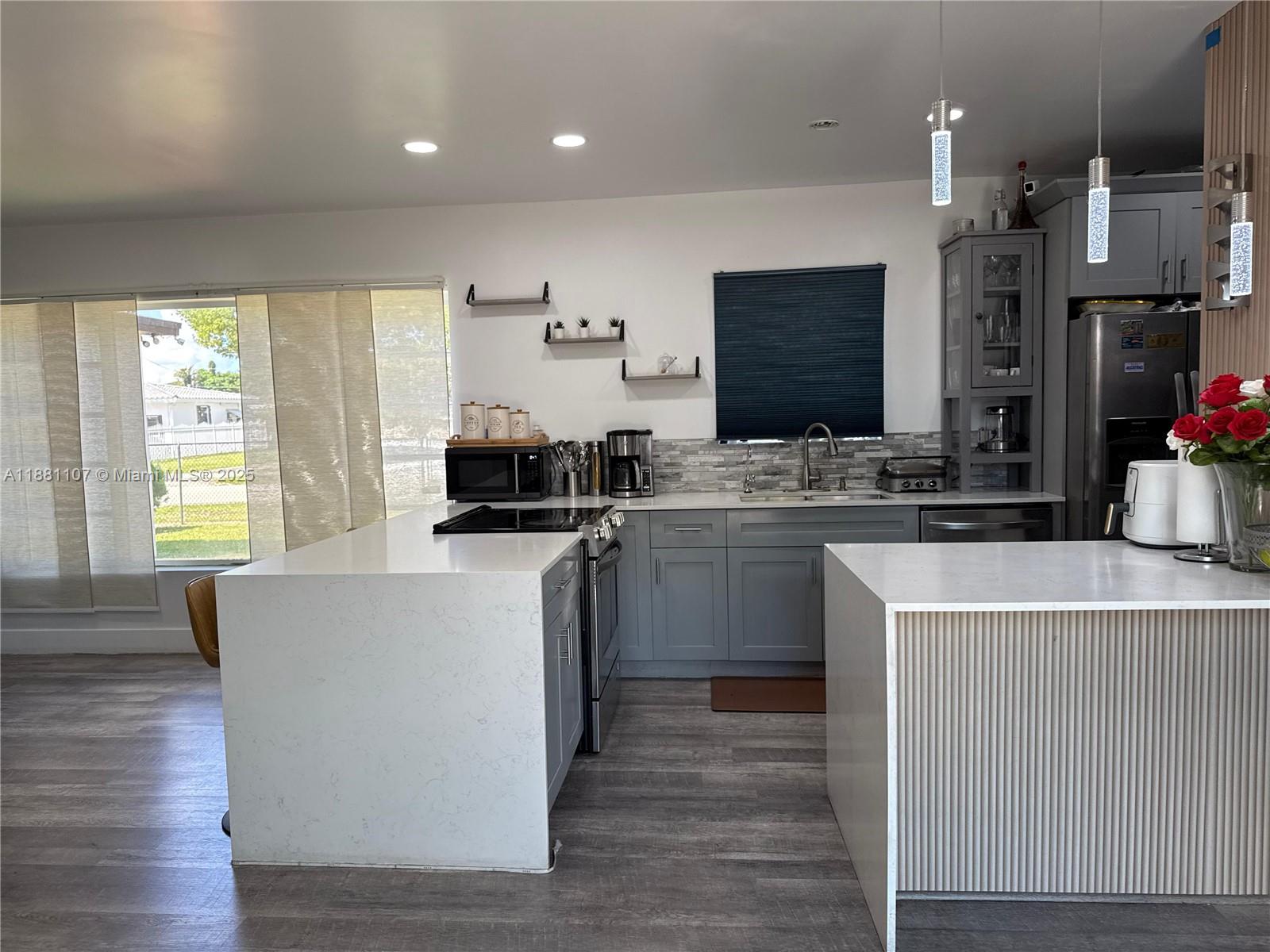 SCOTT LAKE MANOR SEC 3 - Residential