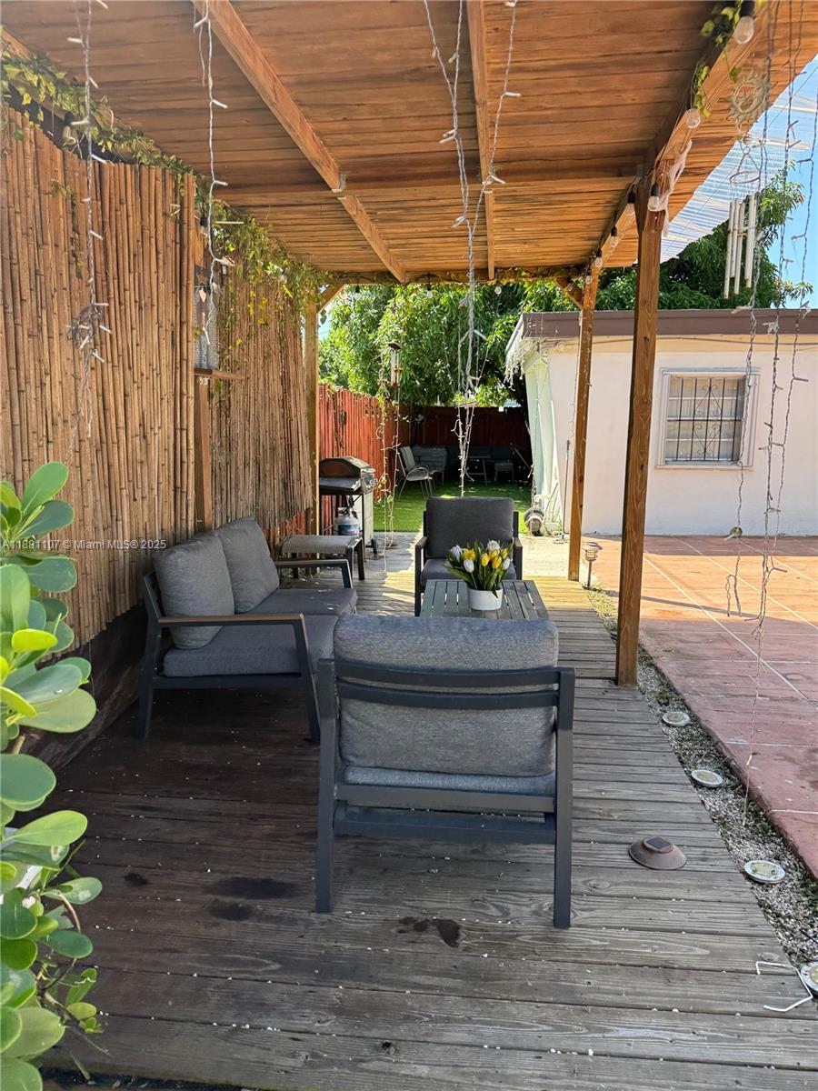 SCOTT LAKE MANOR SEC 3 - Residential