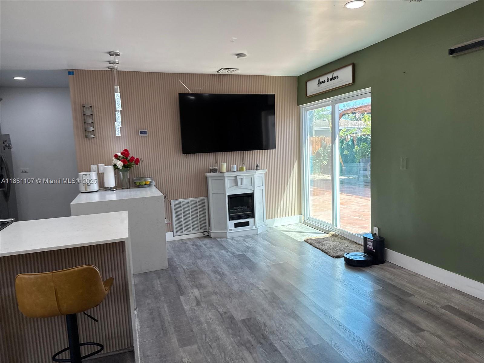 SCOTT LAKE MANOR SEC 3 - Residential