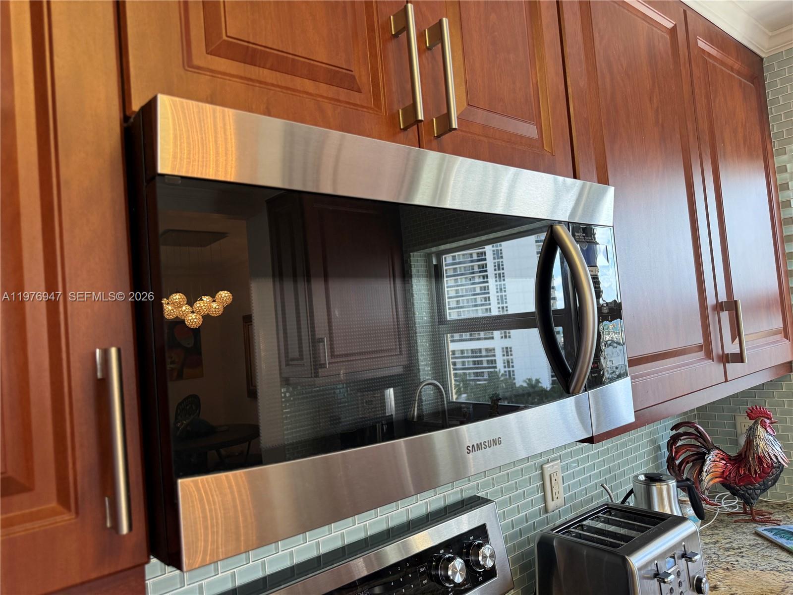 IMPERIAL TOWERS CONDO - Residential