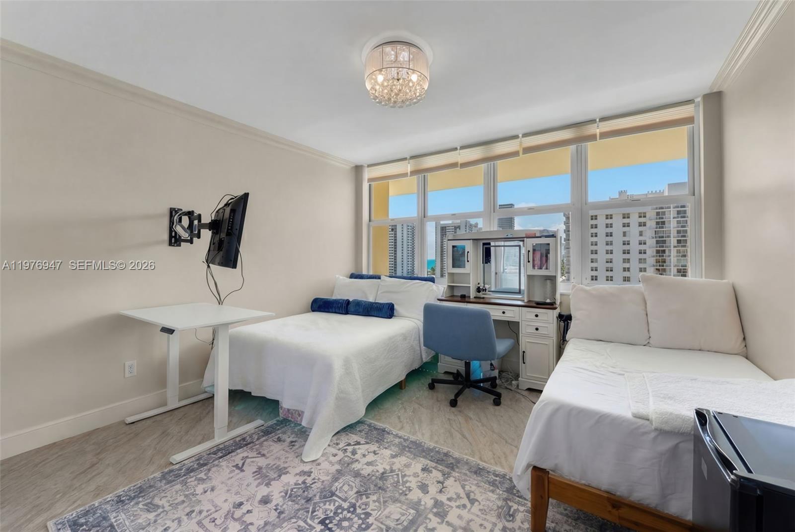 IMPERIAL TOWERS CONDO - Residential