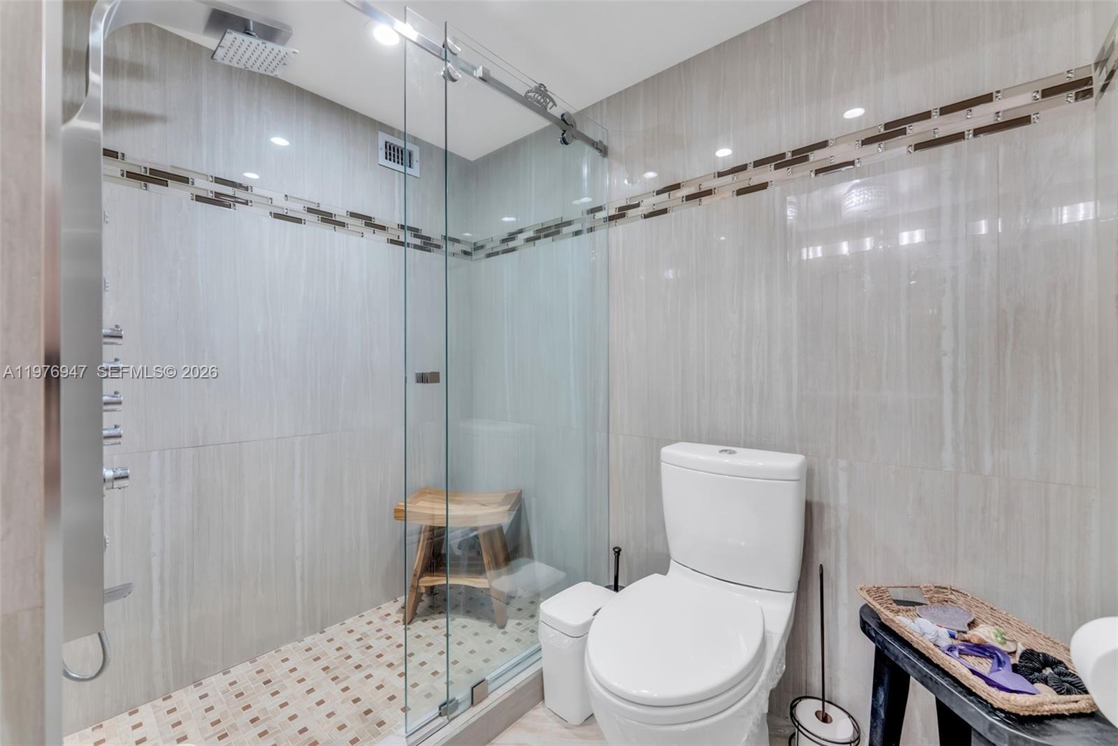 IMPERIAL TOWERS CONDO - Residential