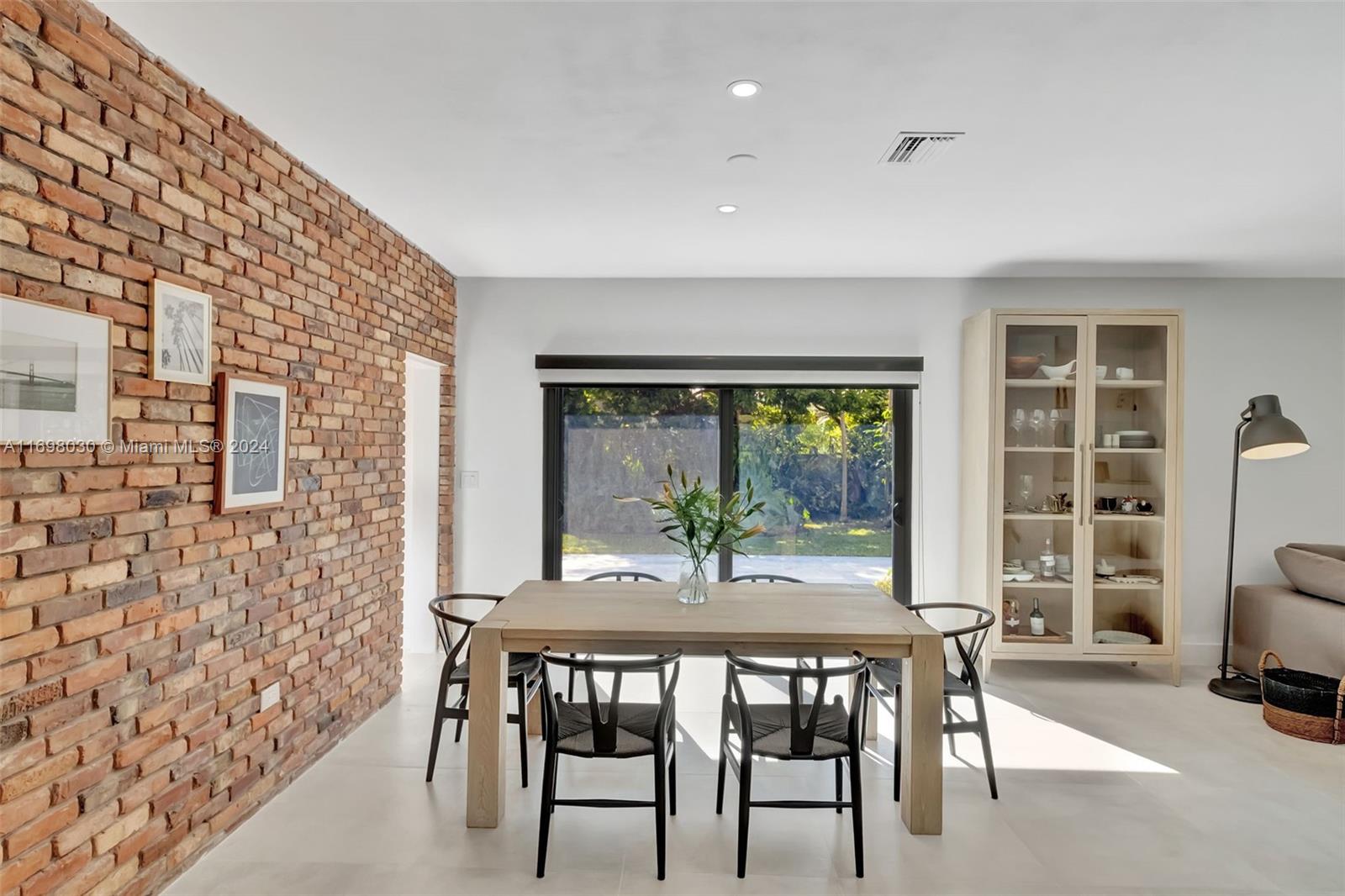 CORAL GABLES RIVIERA SEC - Residential