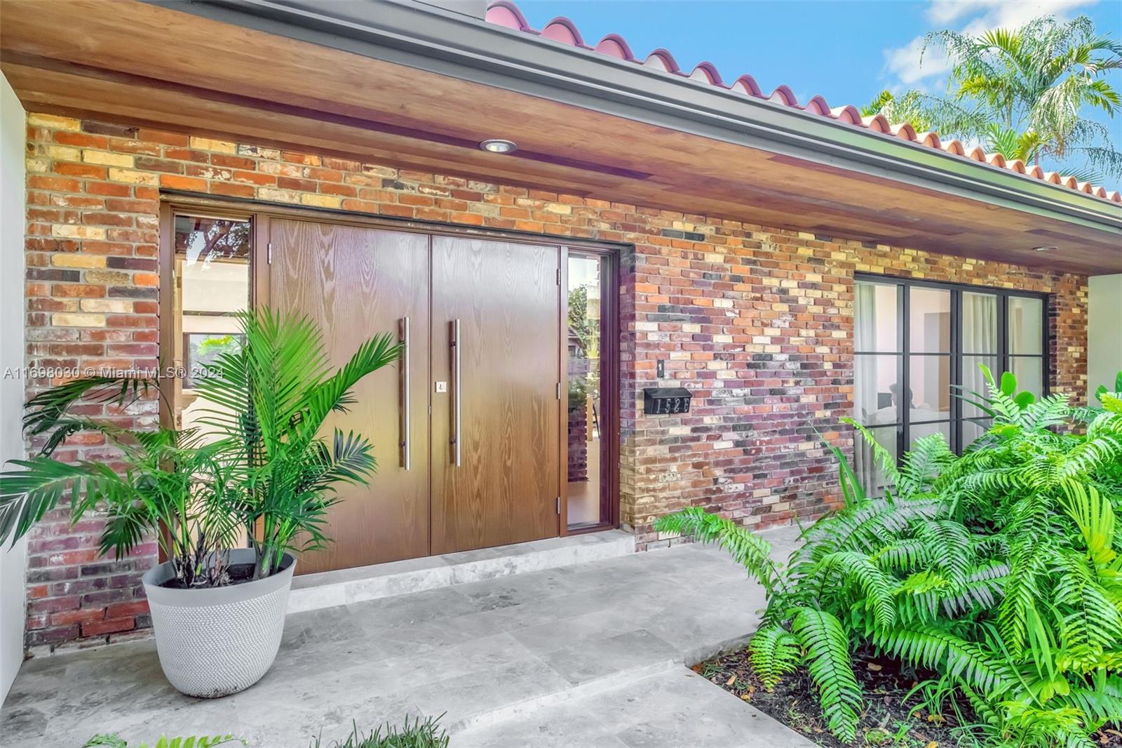 CORAL GABLES RIVIERA SEC - Residential