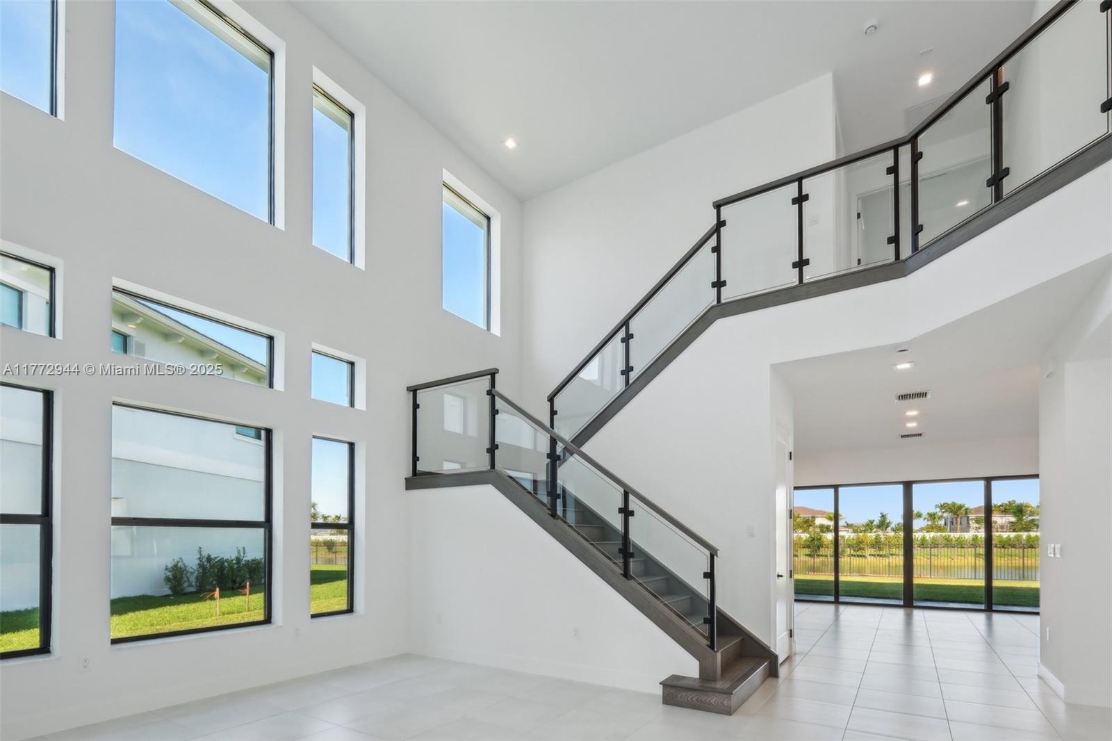 AVENIR POD - Residential Lease