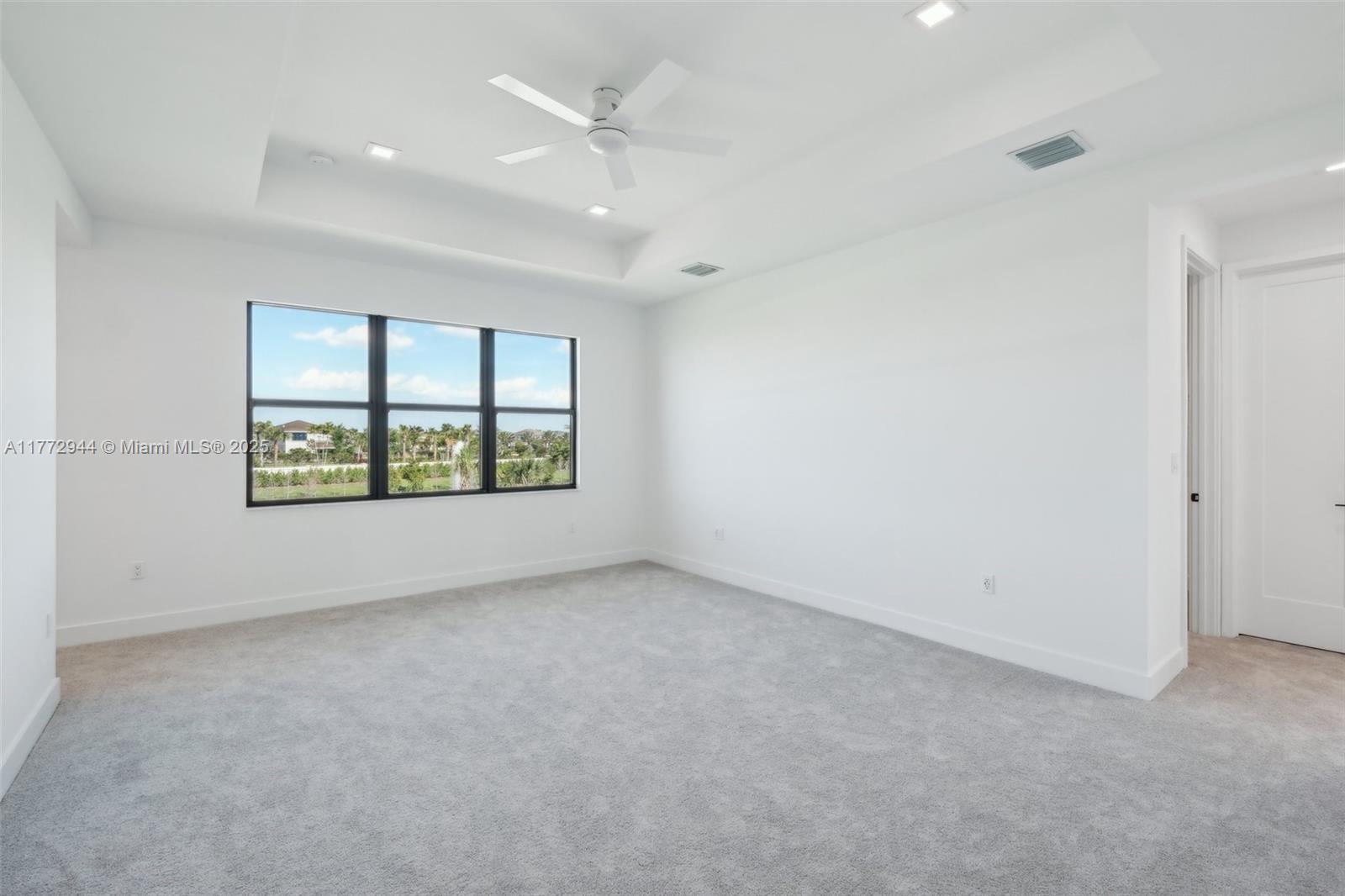 AVENIR POD - Residential Lease