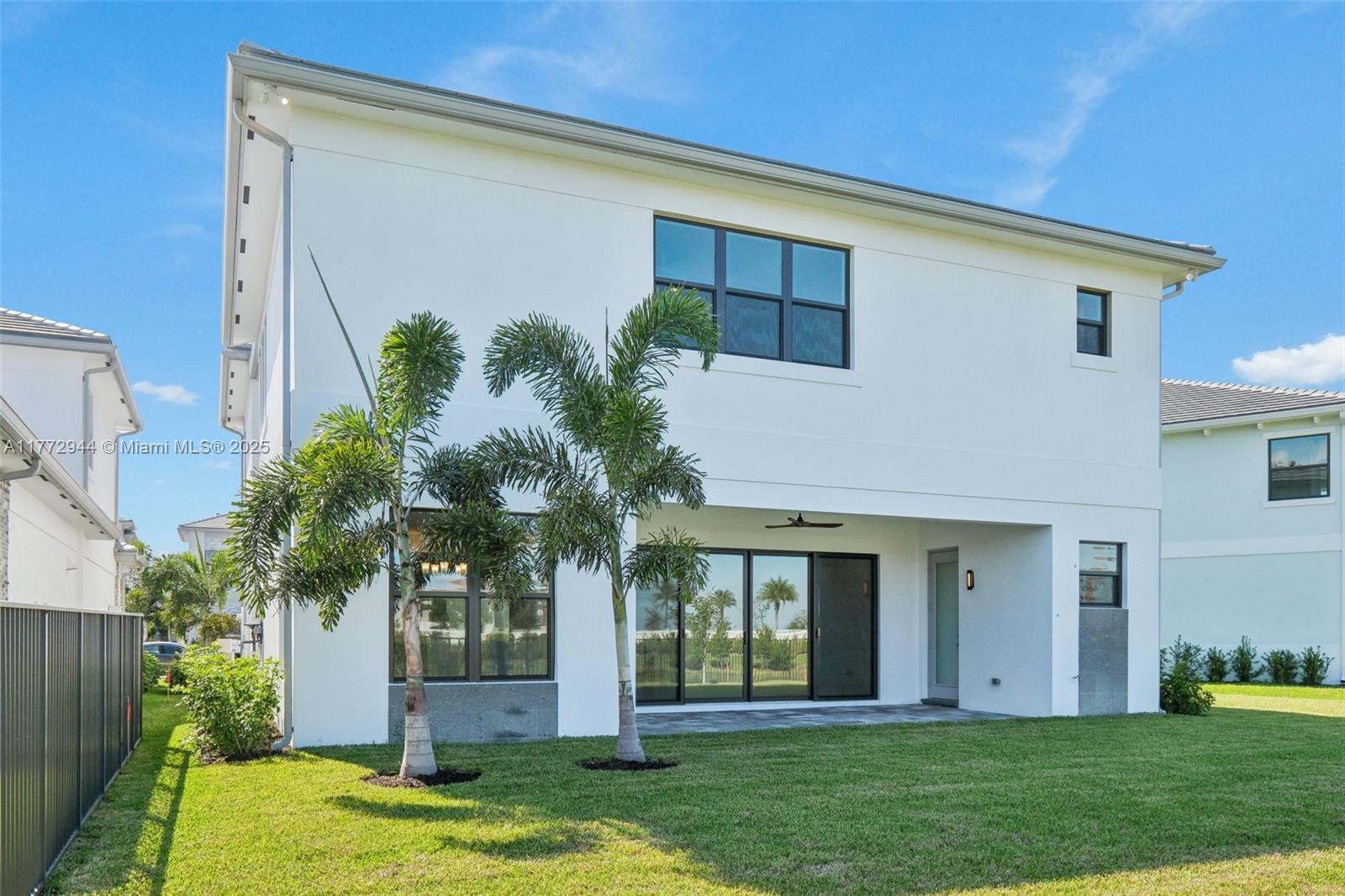 AVENIR POD - Residential Lease