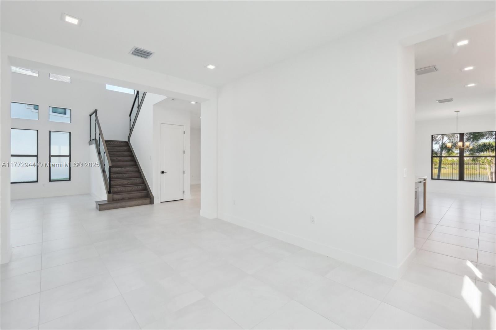 AVENIR POD - Residential Lease