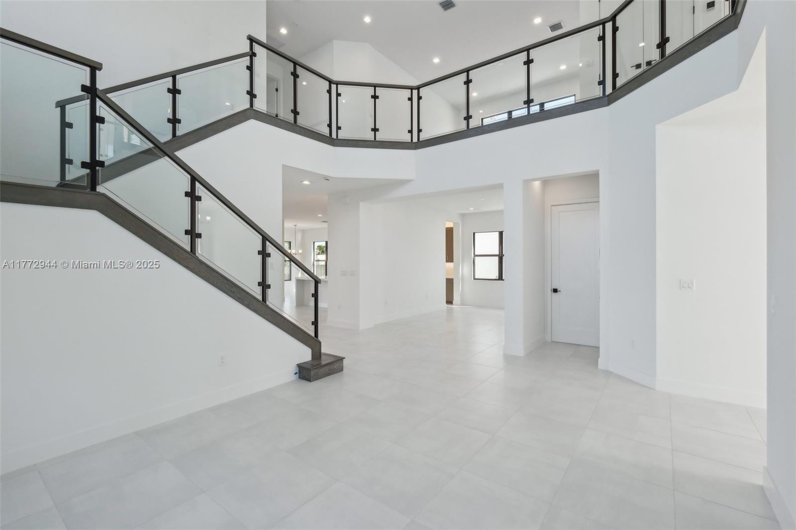 AVENIR POD - Residential Lease