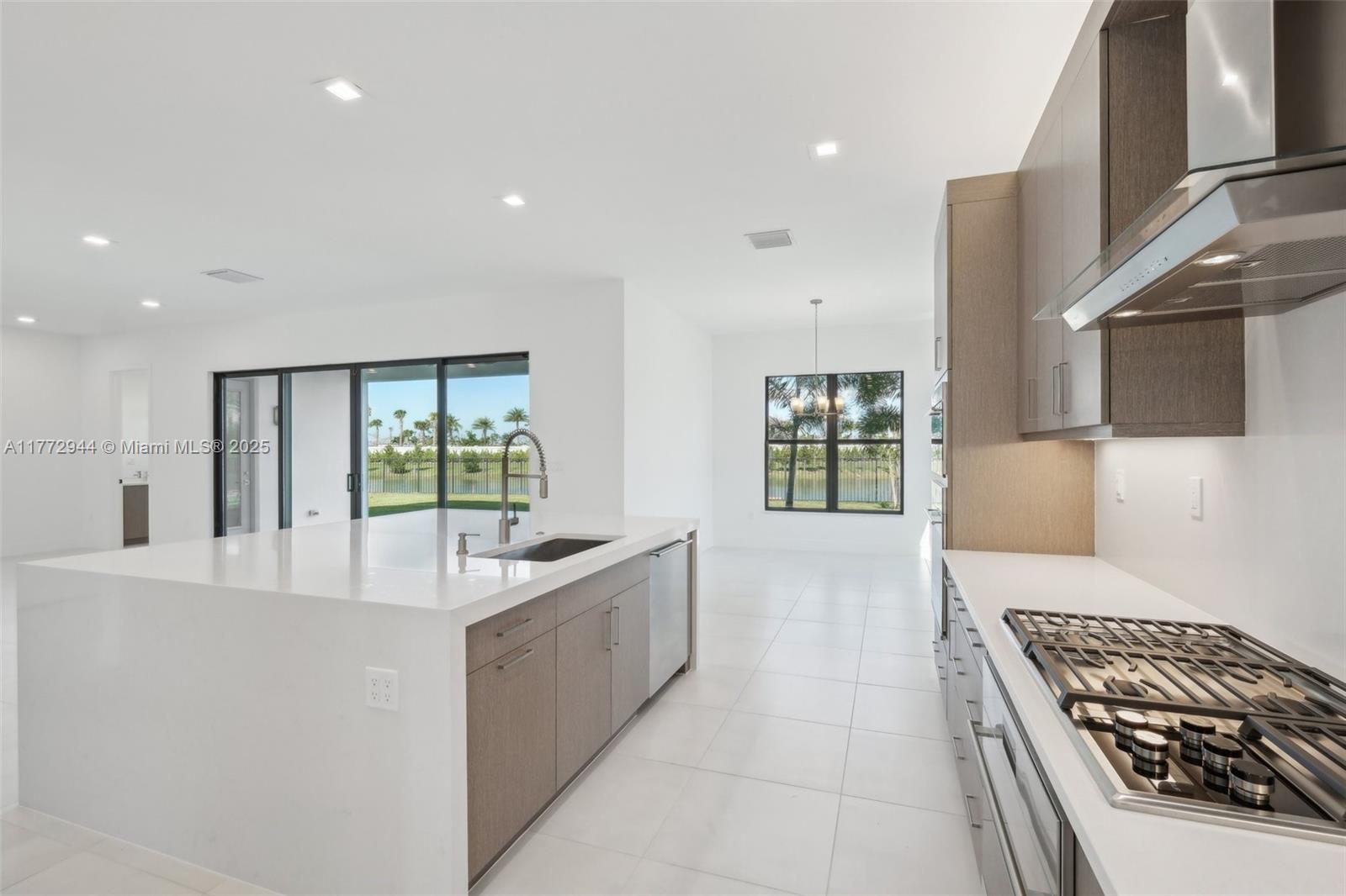 AVENIR POD - Residential Lease