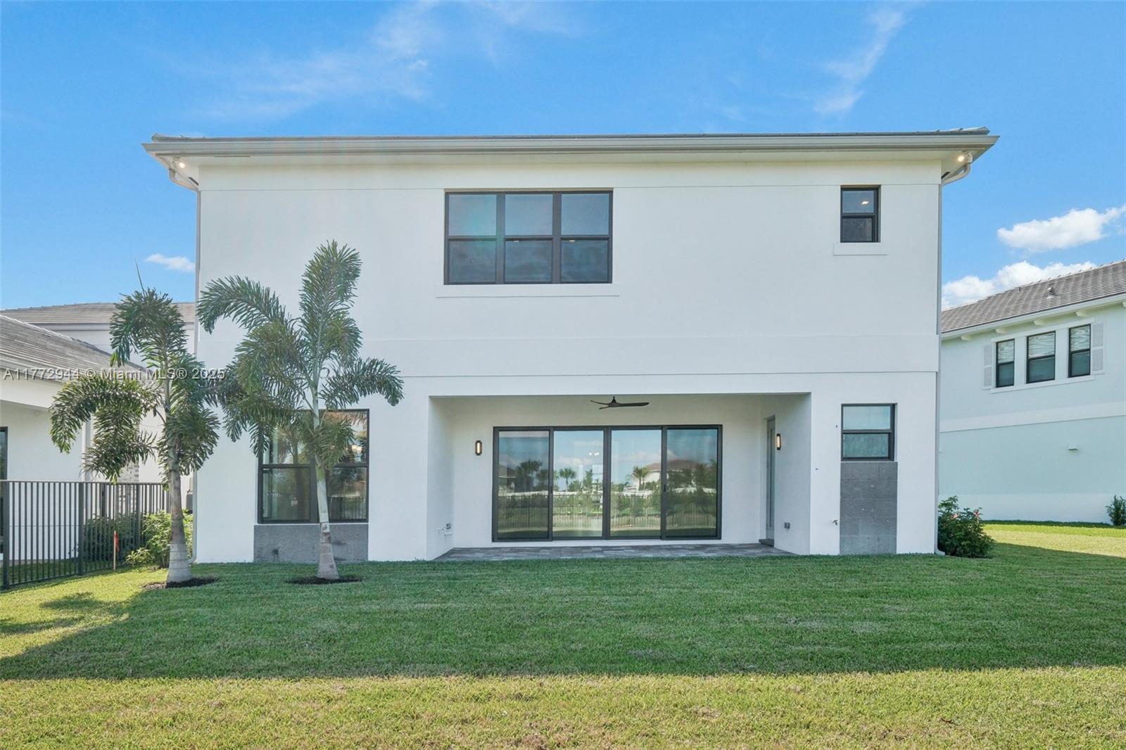 AVENIR POD - Residential Lease